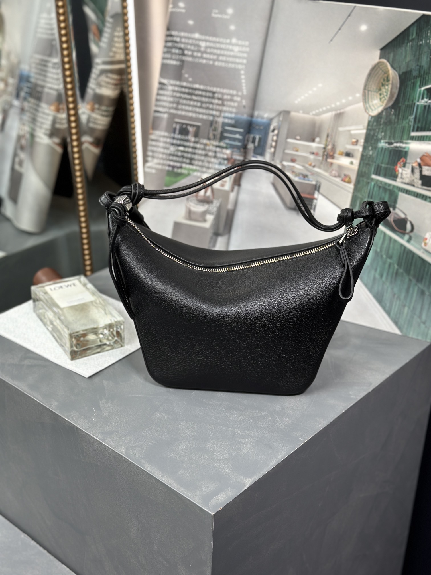Handbags LOEWE   size:28-17-9.5 cm - vstockx