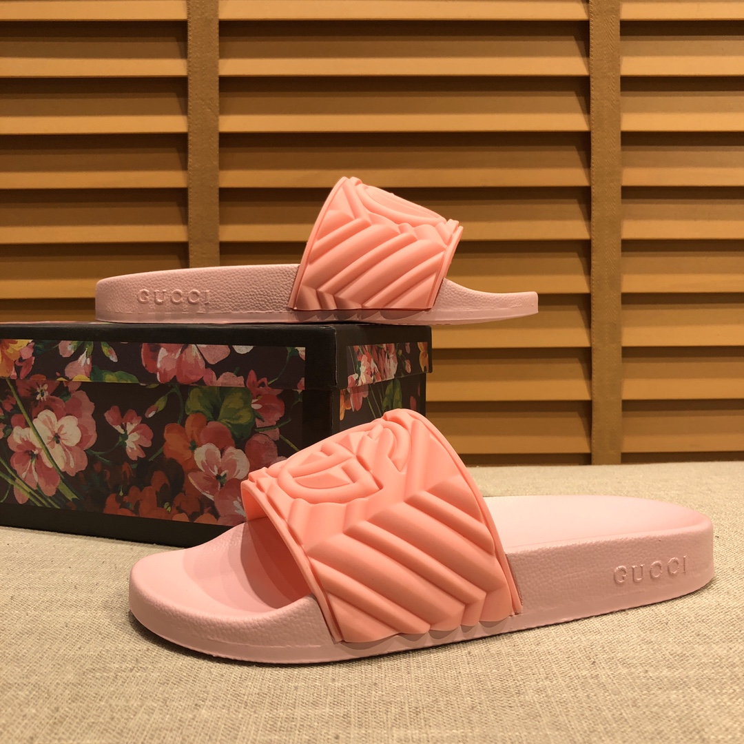 Gucci Slippers 50 - vstockx