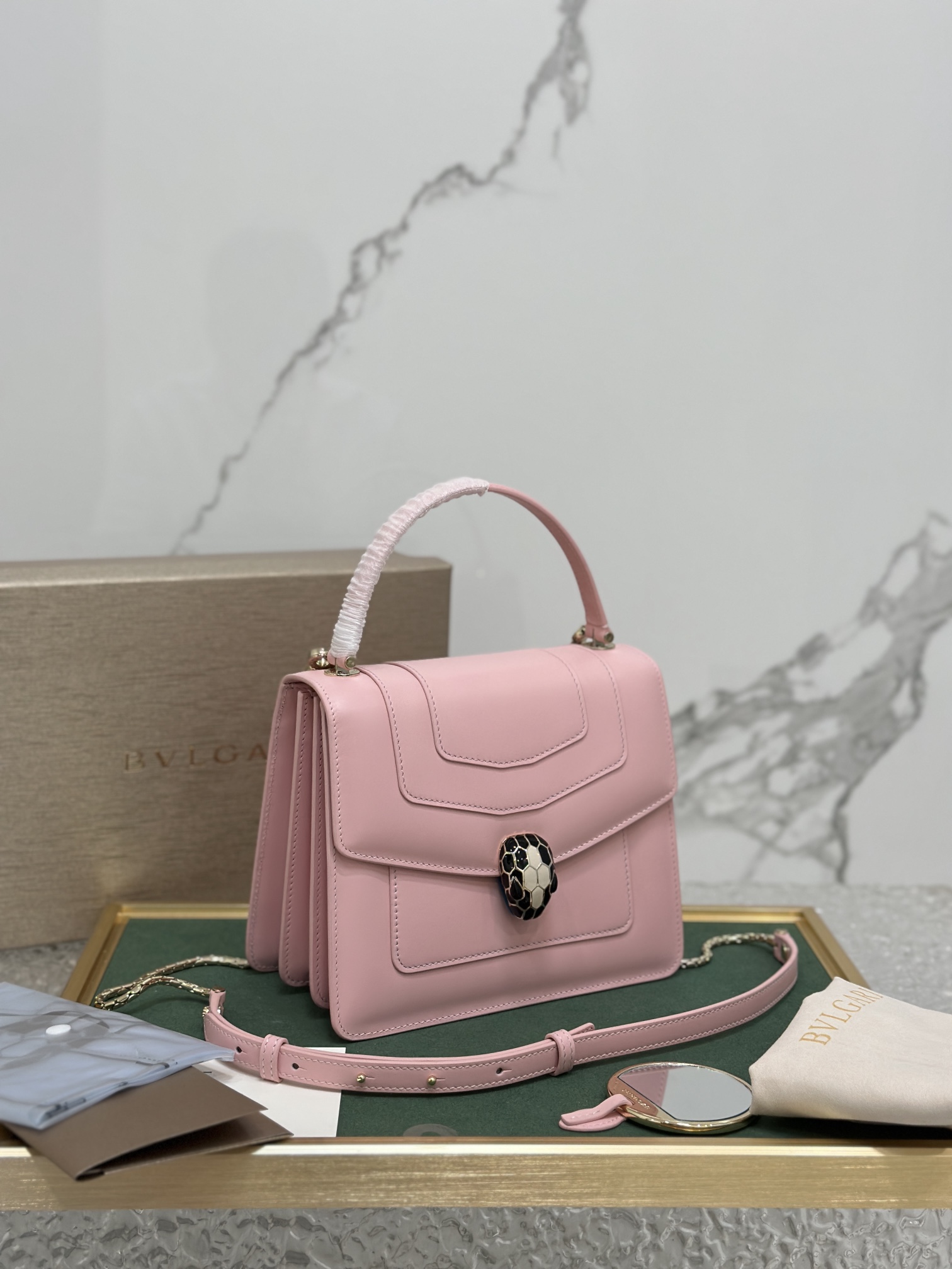 Handbags Bvlgari 38329 size:20*16*9 cm - vstockx