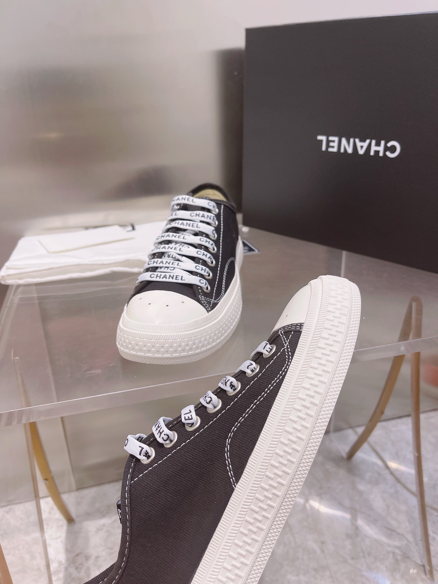 Chanel Flat canvas Sneaker 9 - vstockx