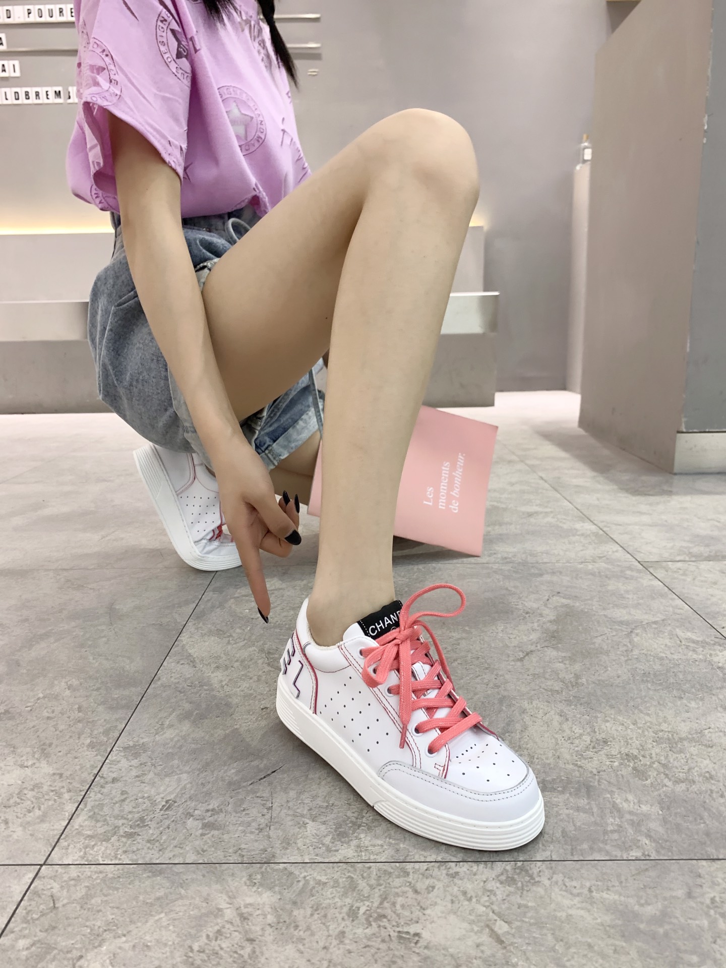 Chanel Low Top Sneaker 53 - vstockx