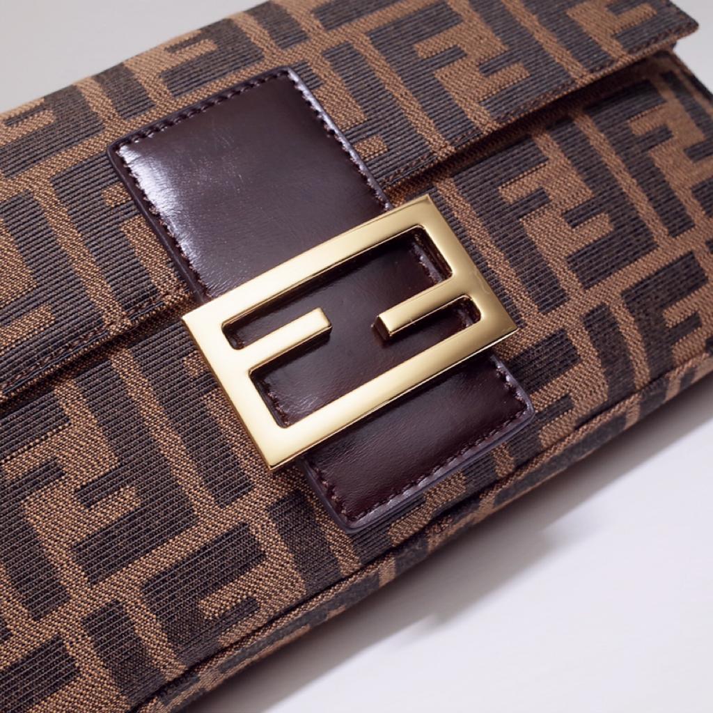 Handbag Burberry 6207 size 26*4*16cm - vstockx