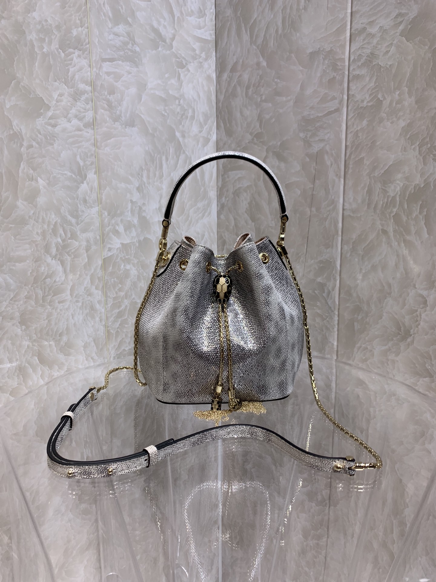 Handbags Bvlgari B287614 size:16*20*10.5 cm - vstockx