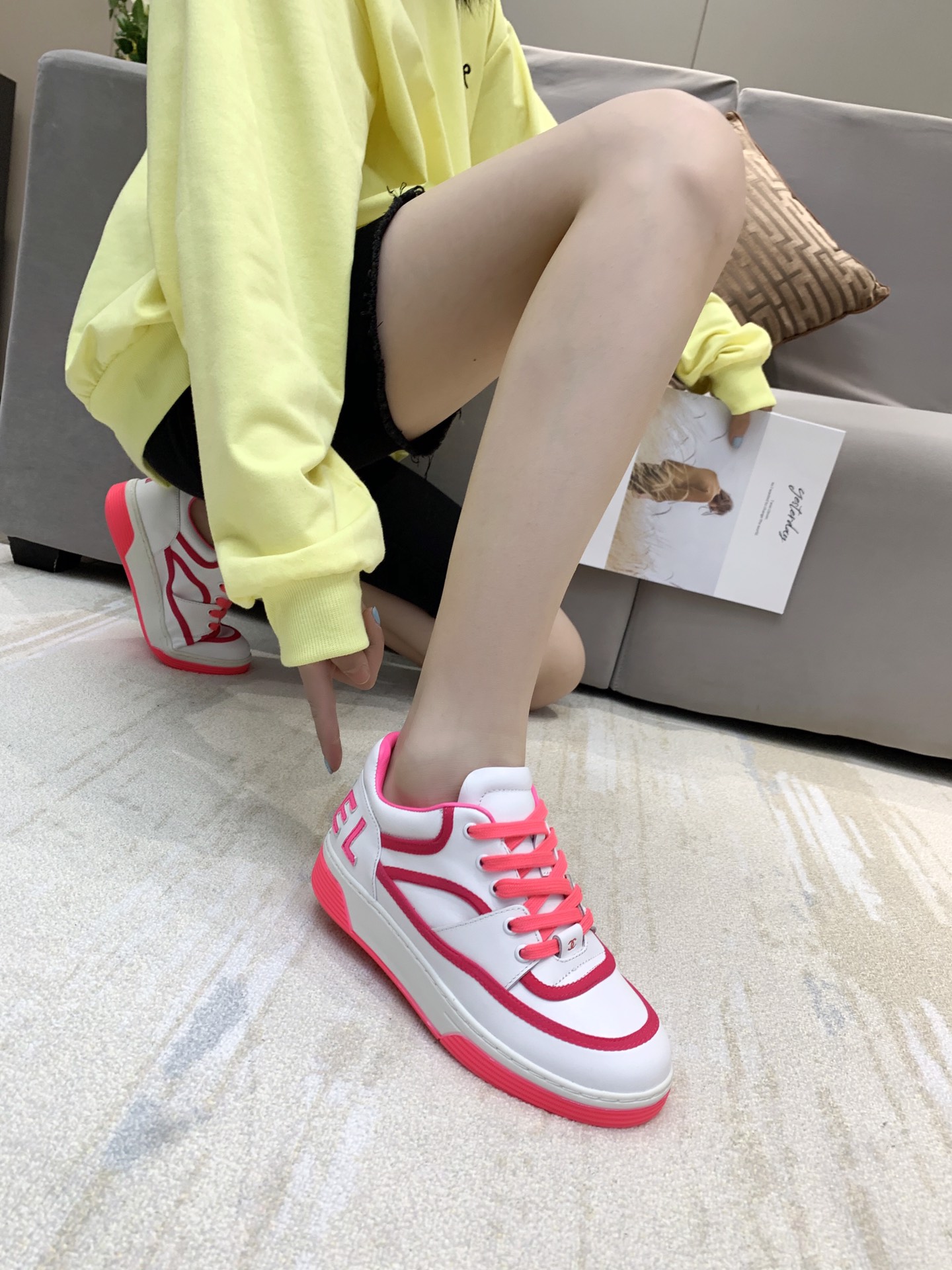 Chanel Low Top Sneaker 55 - vstockx