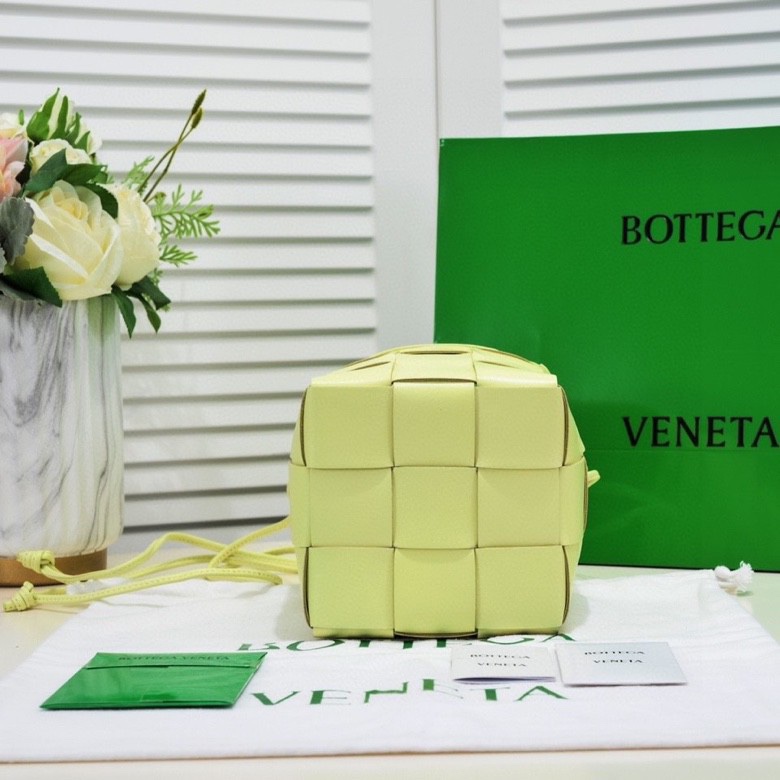 Handbags Bottega Veneta 6612 size:19 cm - vstockx