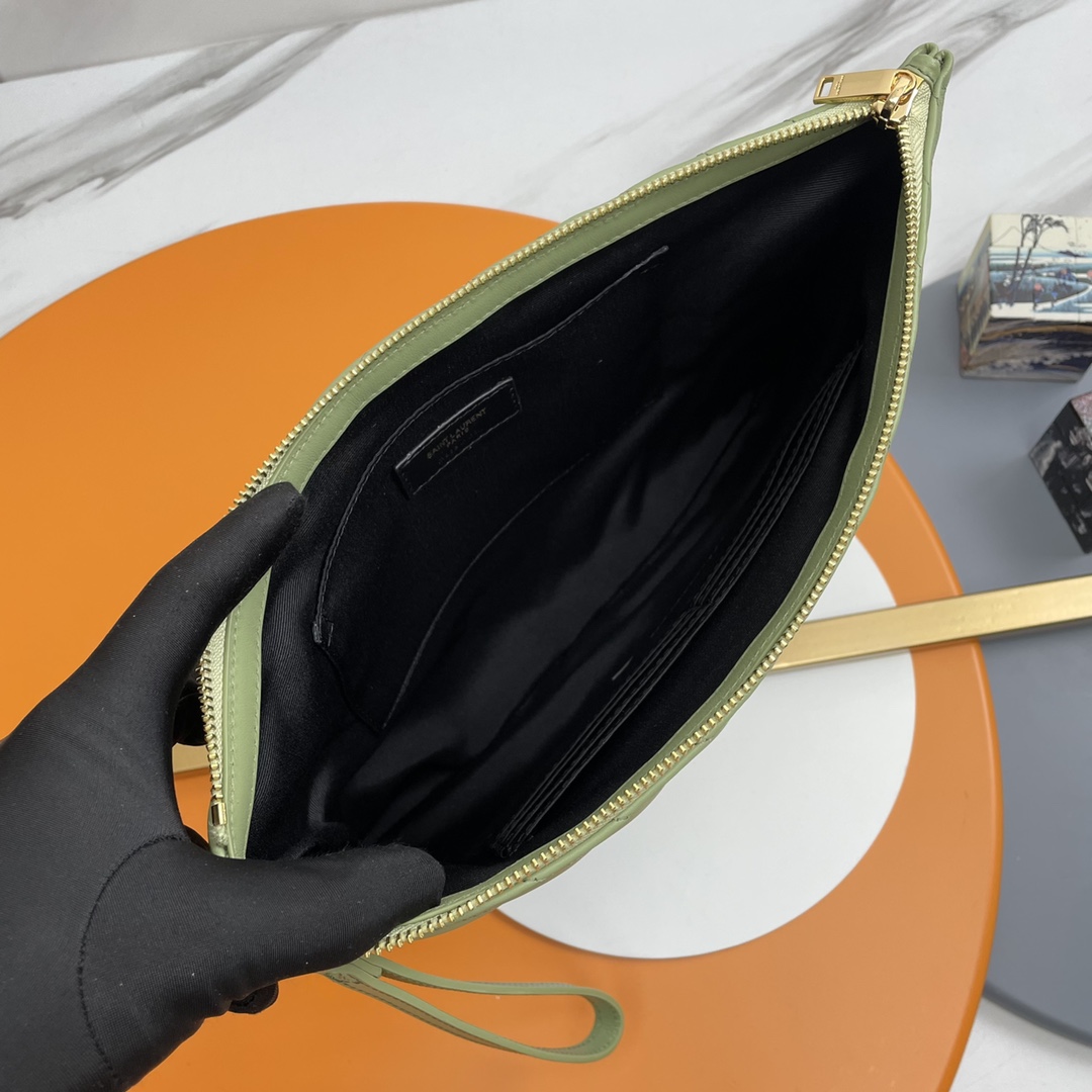 Handbags SAINT LAURENT 440222 size 36x24.5x2.5 cm - vstockx