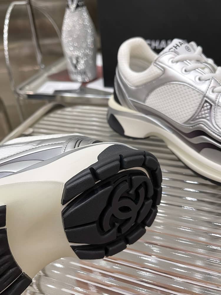 Chanel Wmns CC Logo Sneaker 'White Black' - vstockx