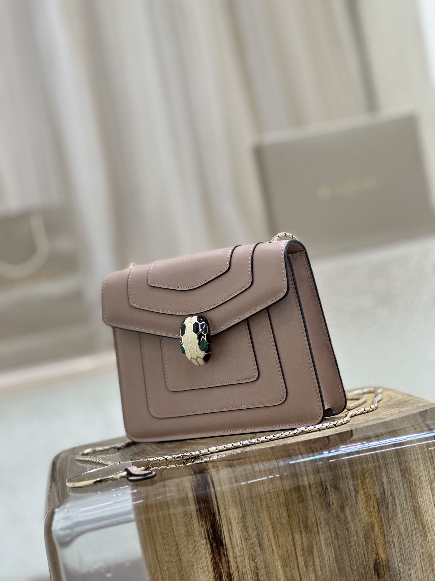 Handbags Bvlgari 35107 size:20*15*5 cm - vstockx