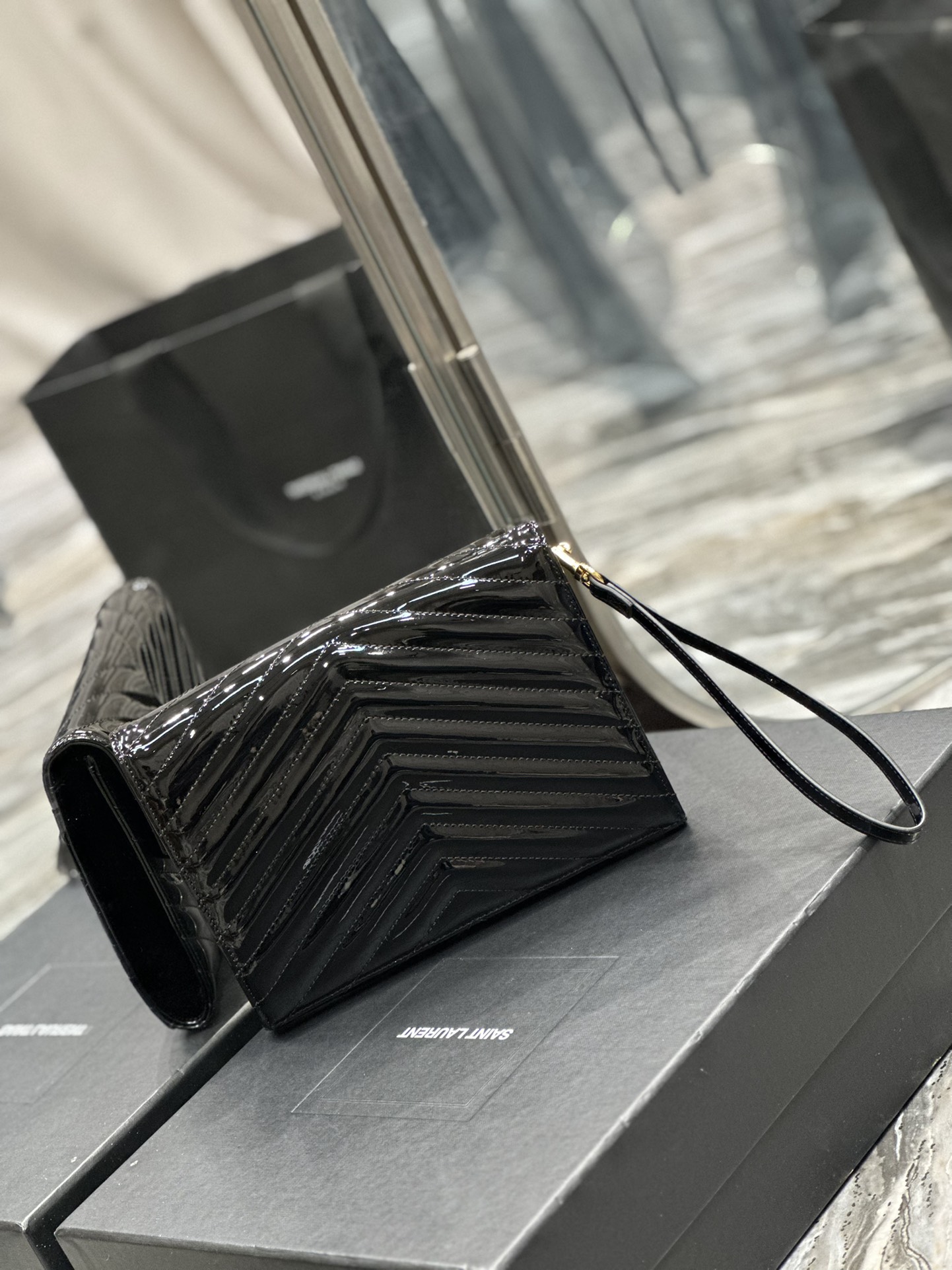 Handbags SAINT LAURENT 617662 size 21  6  3 cm - vstockx