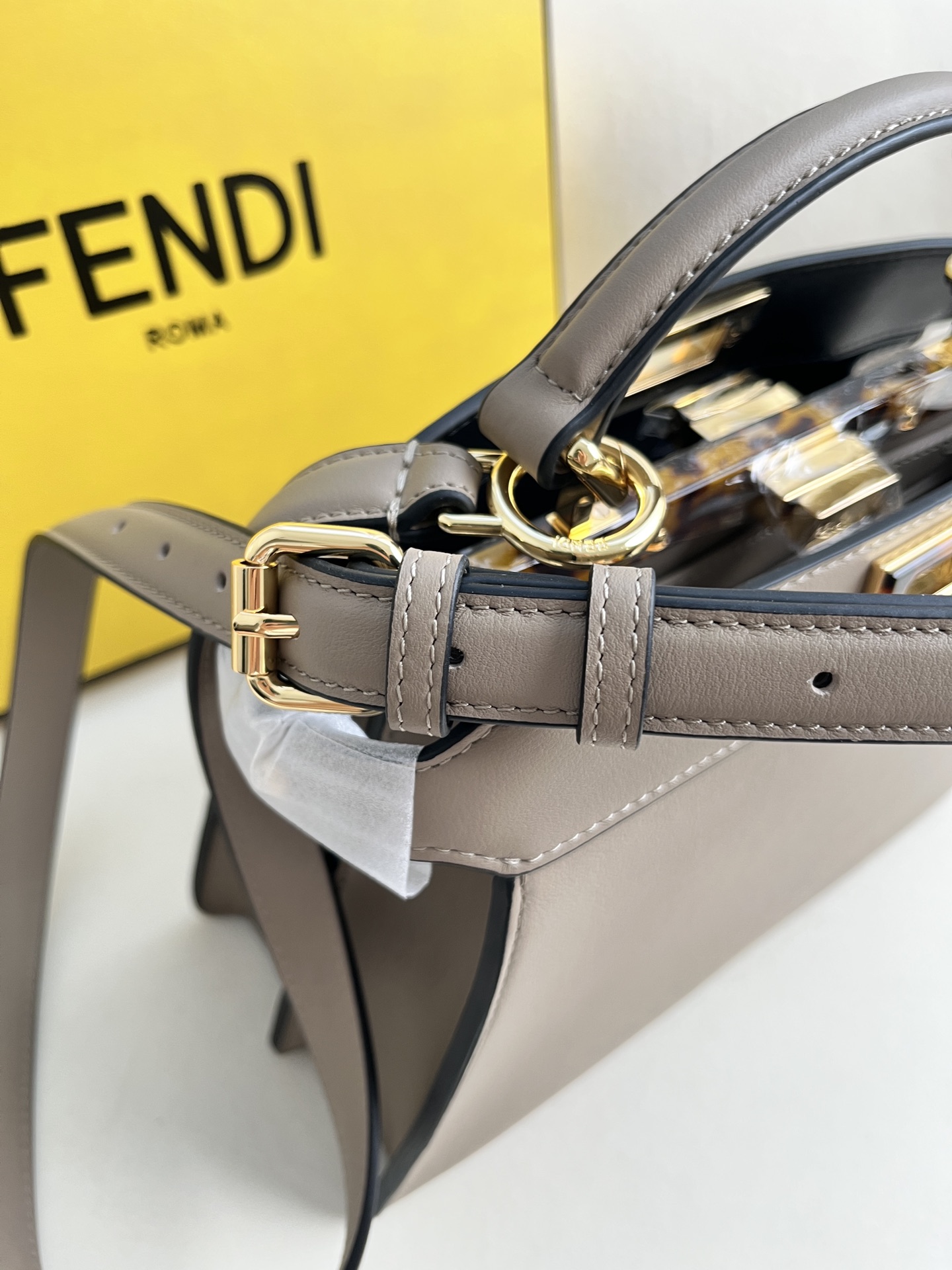 handbags FENDI 0229 size:27*21*11cm - vstockx