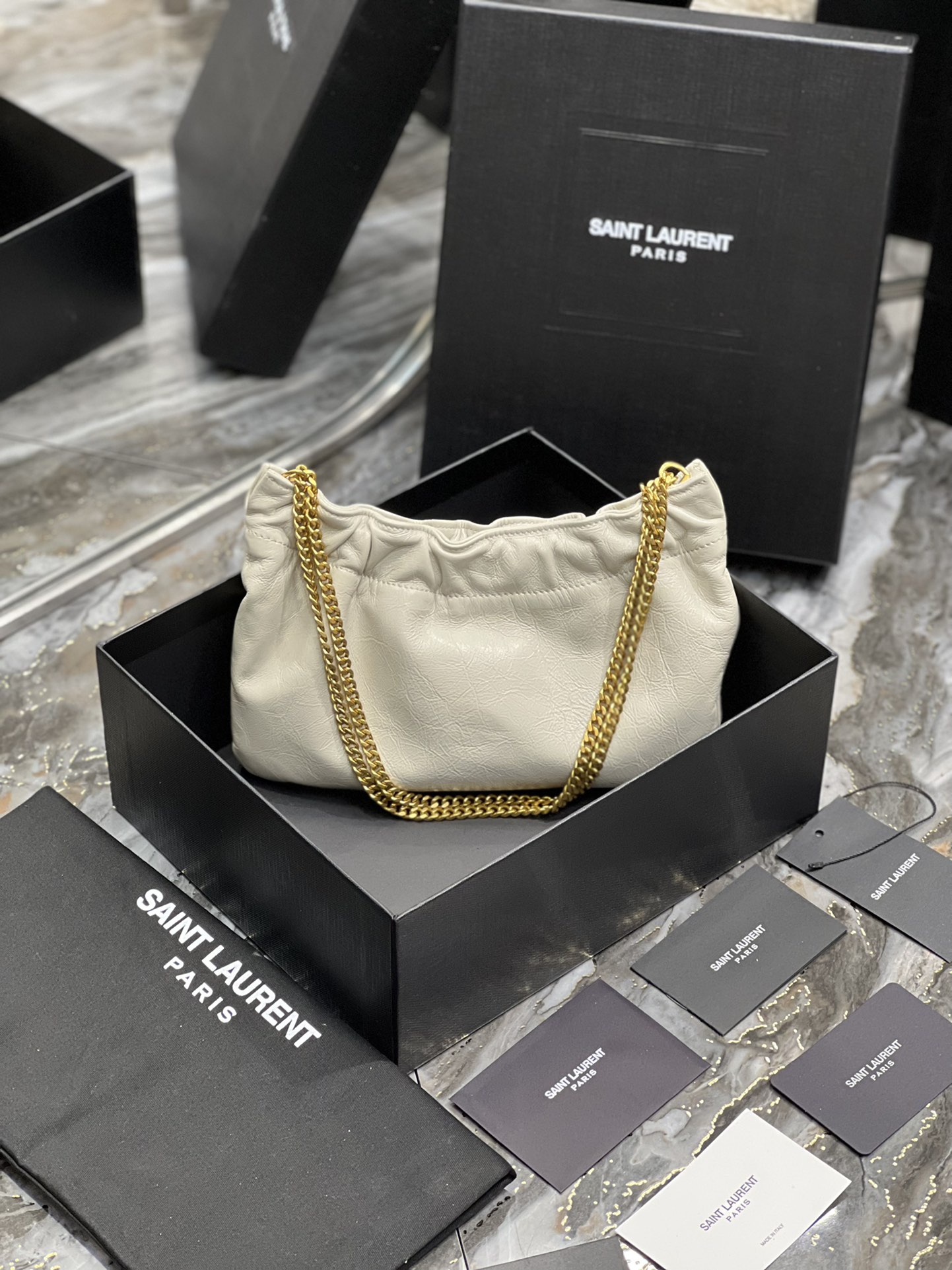Handbags SAINT LAURENT 681632 size 24x14x4 cm - vstockx