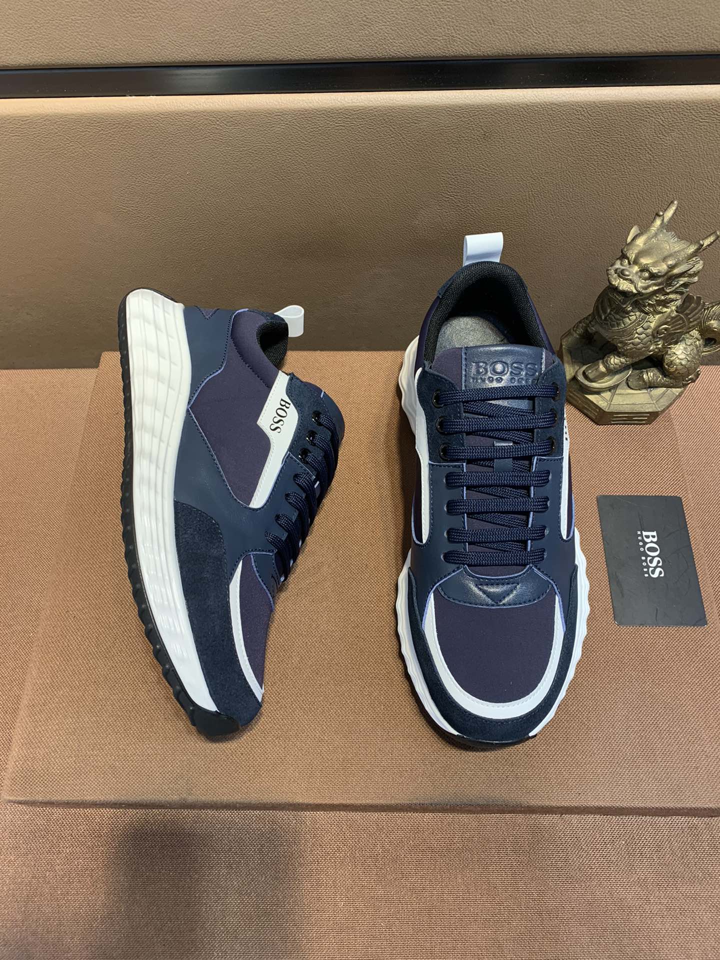 HUGO BOSS Low Top Sneaker 4 - vstockx