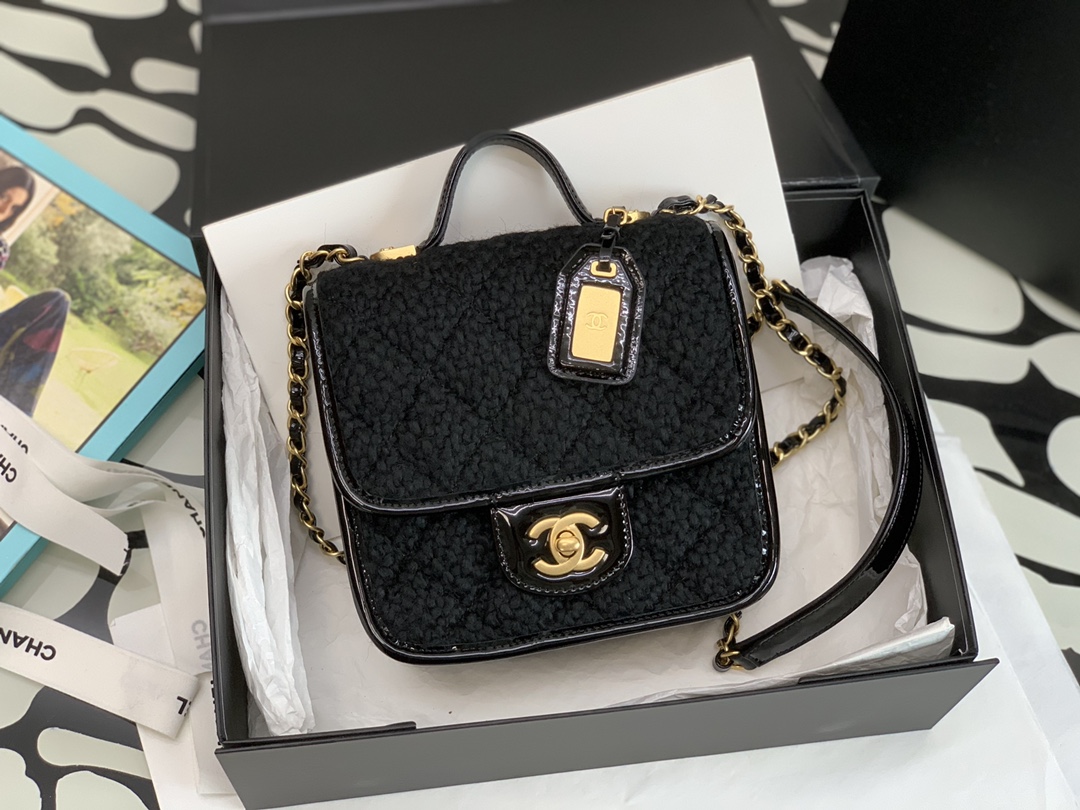 Handbag Chanel size *. * - vstockx