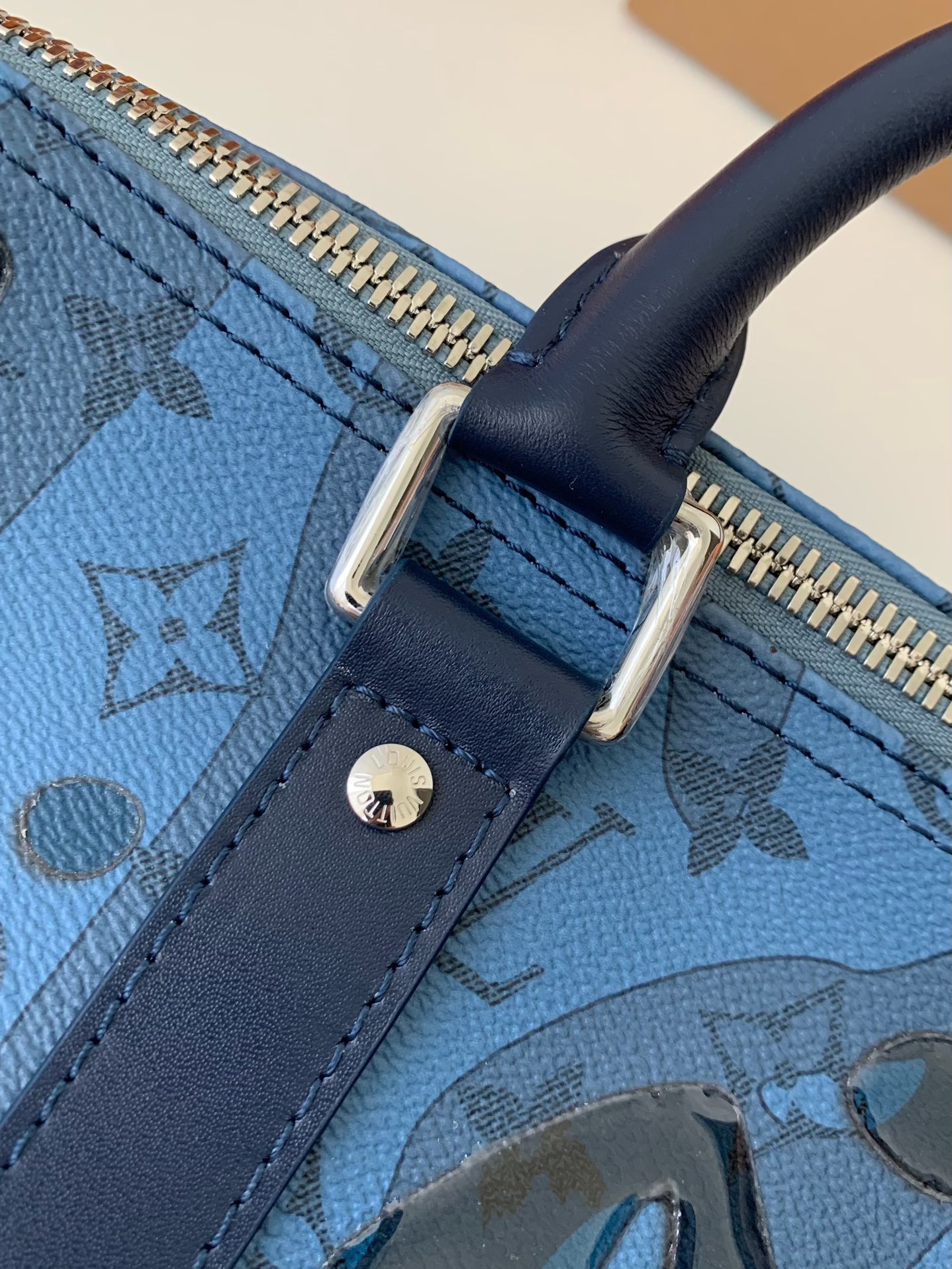 Handbags Louis Vuitton M22573 size:34*21*16 cm - vstockx