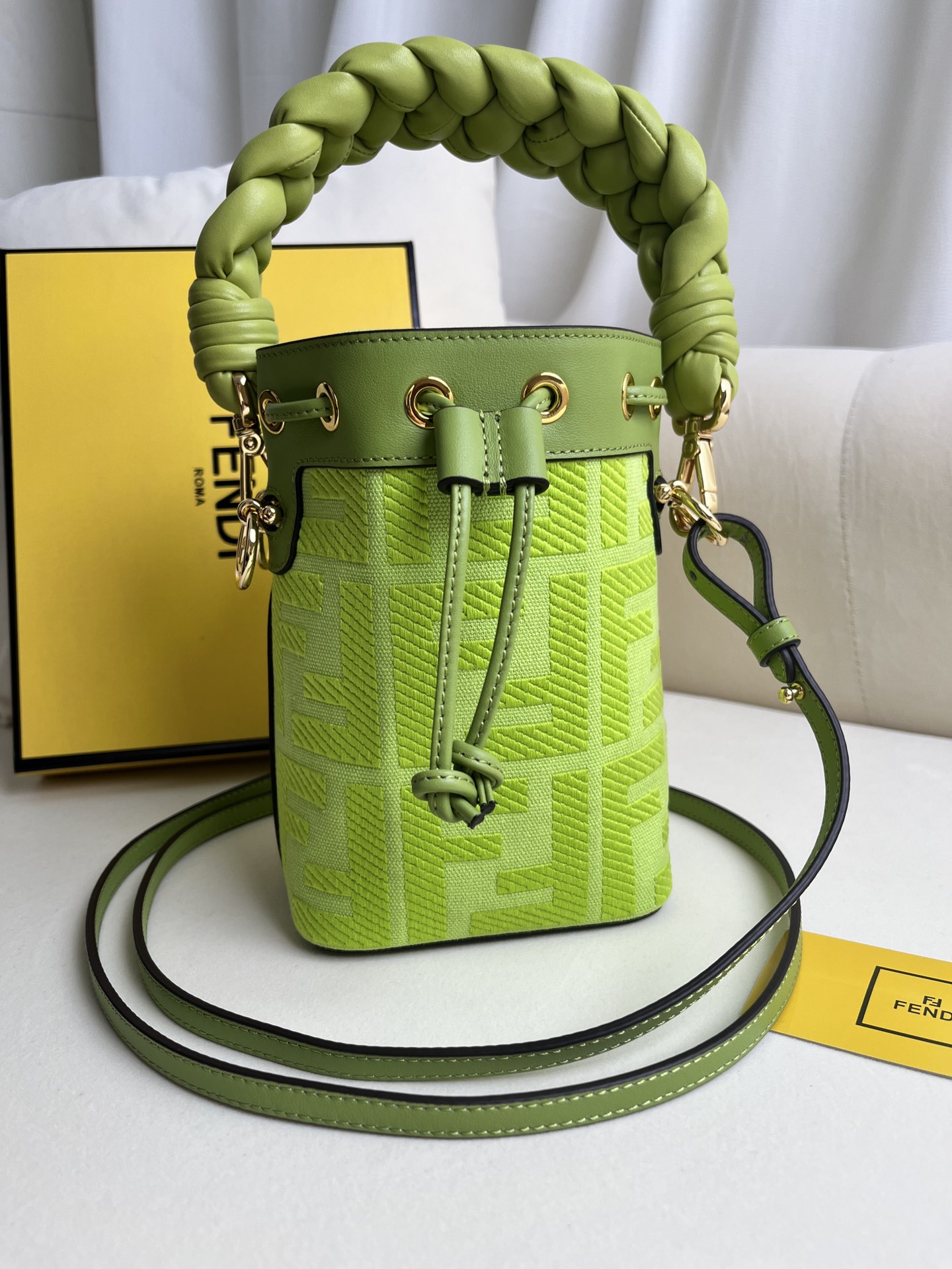 handbags FENDI 038 size:12*18*10cm - vstockx