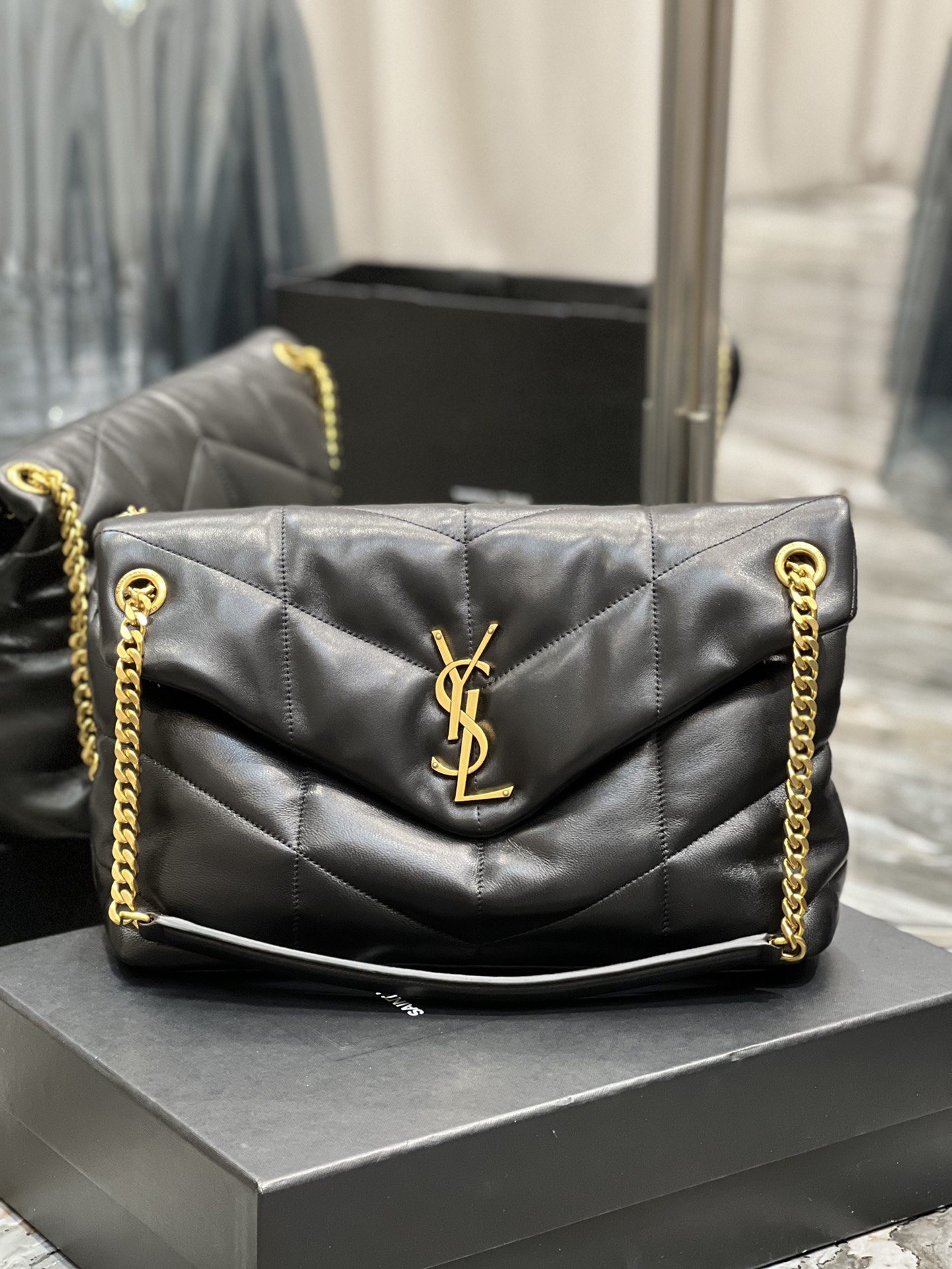 Handbags SAINT LAURENT 577475 size 35x23x13.5 cm - vstockx
