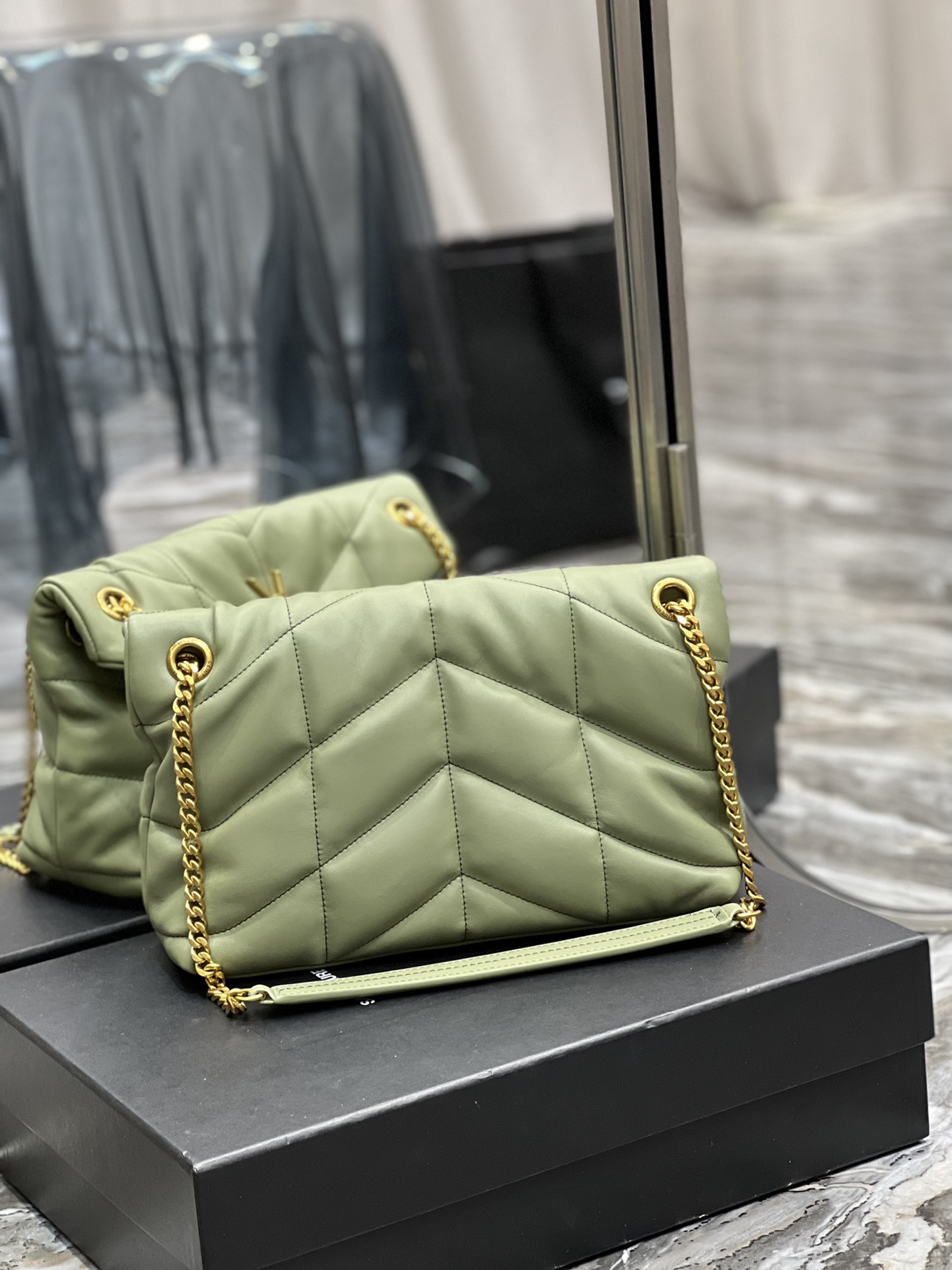 Handbags SAINT LAURENT 577476 size 29x17x11 cm - vstockx
