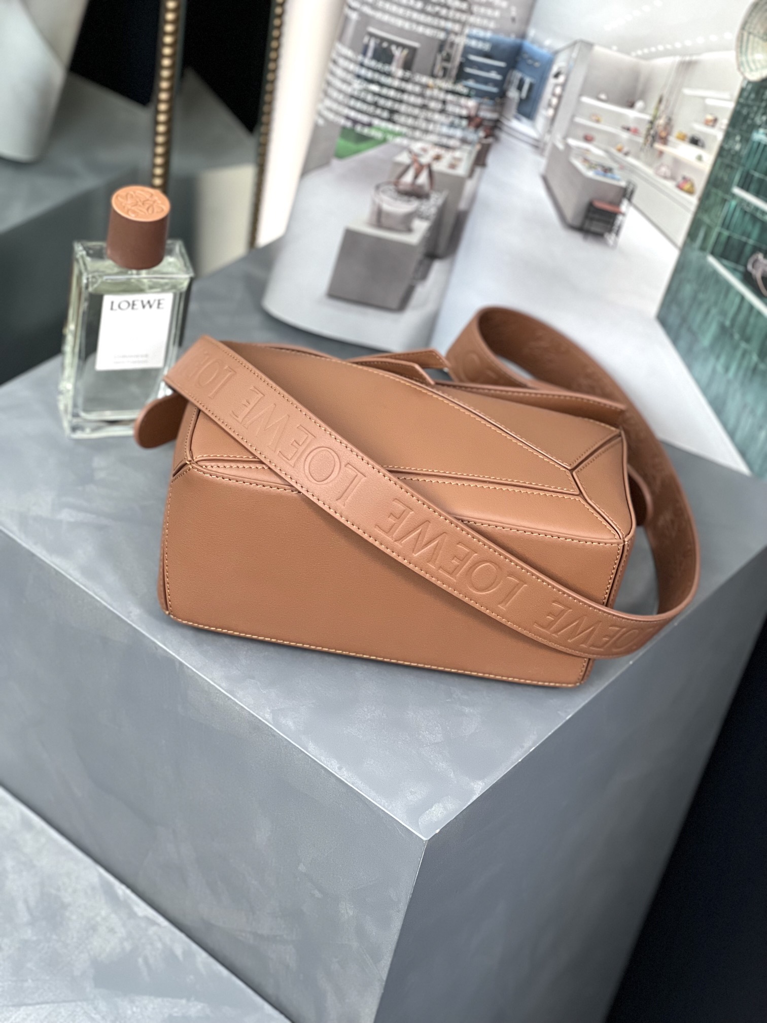 Handbags LOEWE  size:24-16.5-10.5 cm - vstockx