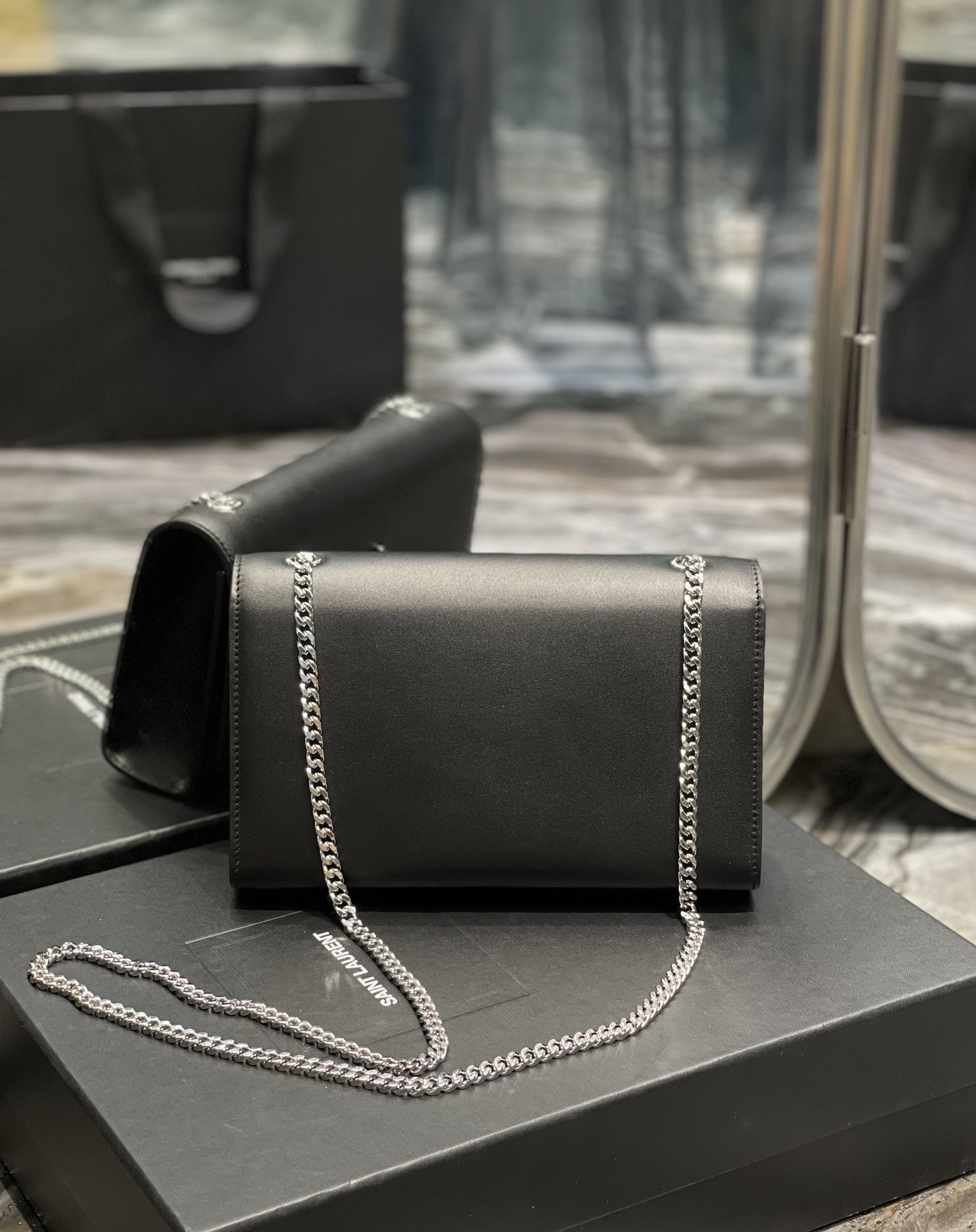 Handbags SAINT LAURENT 354119 size 24x14.5x5 cm - vstockx