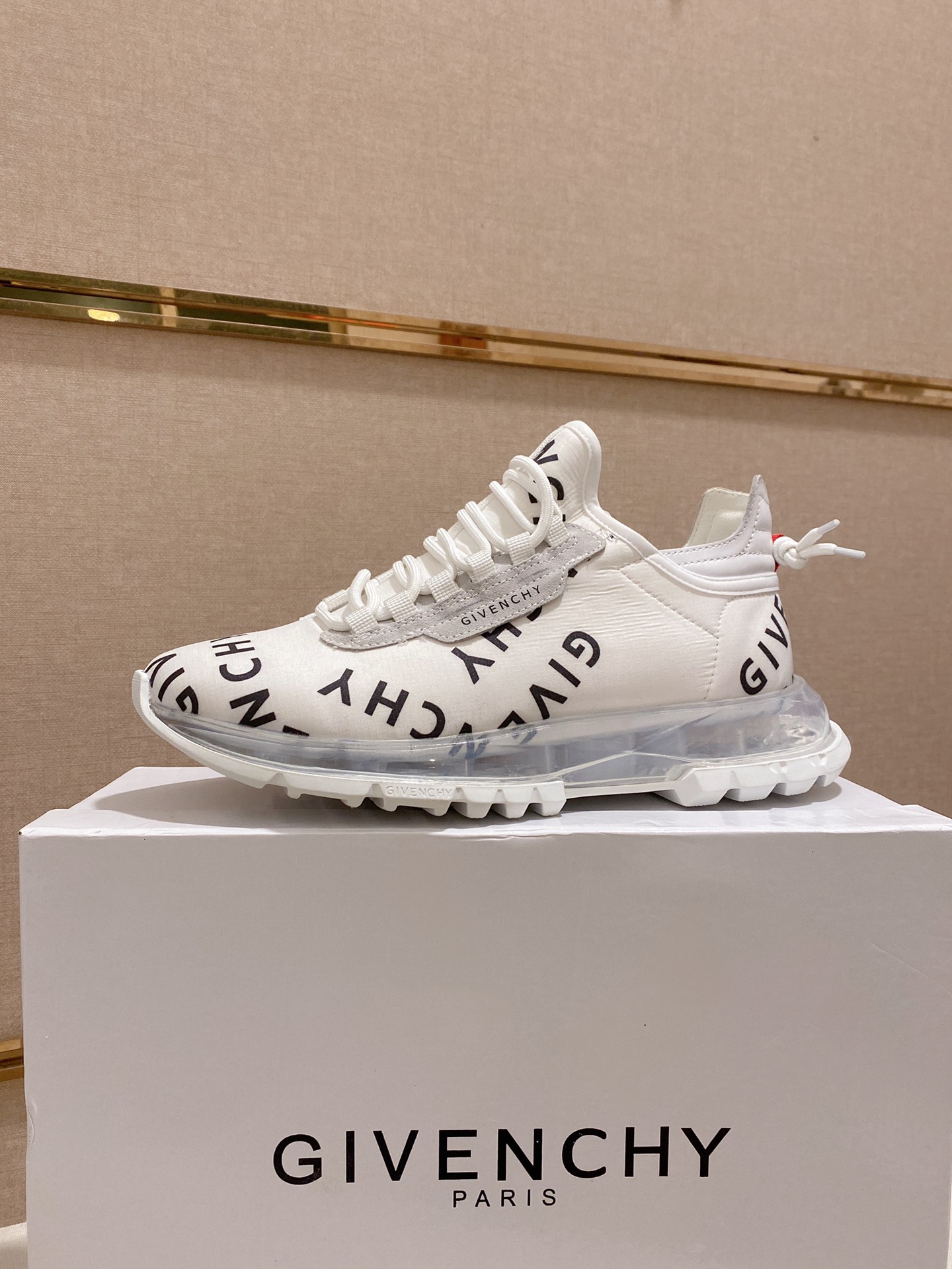 Givenchy Spectre Zip Sneakers 9 - vstockx