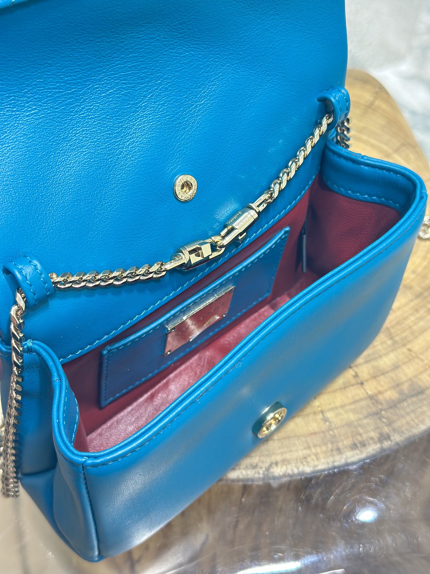 Handbags Bvlgari 288706 size:17*11*5 cm - vstockx