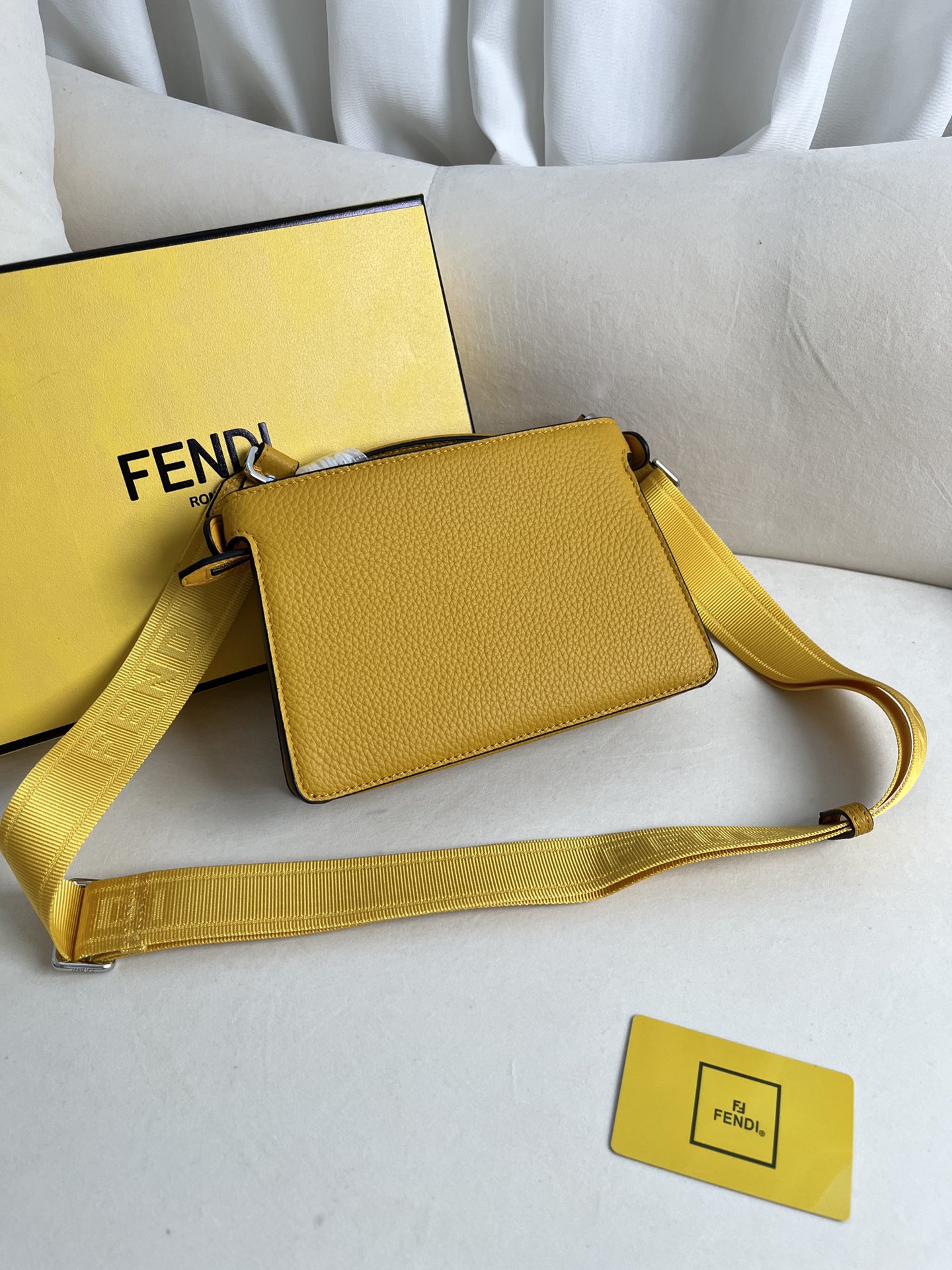 handbags FENDI 8066 size:21cm - vstockx