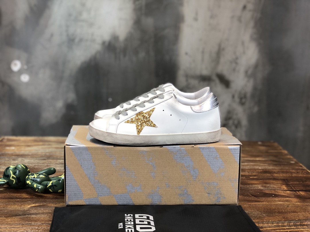 Golden Goose Superstar distressed-finish sneakers 10 - vstockx