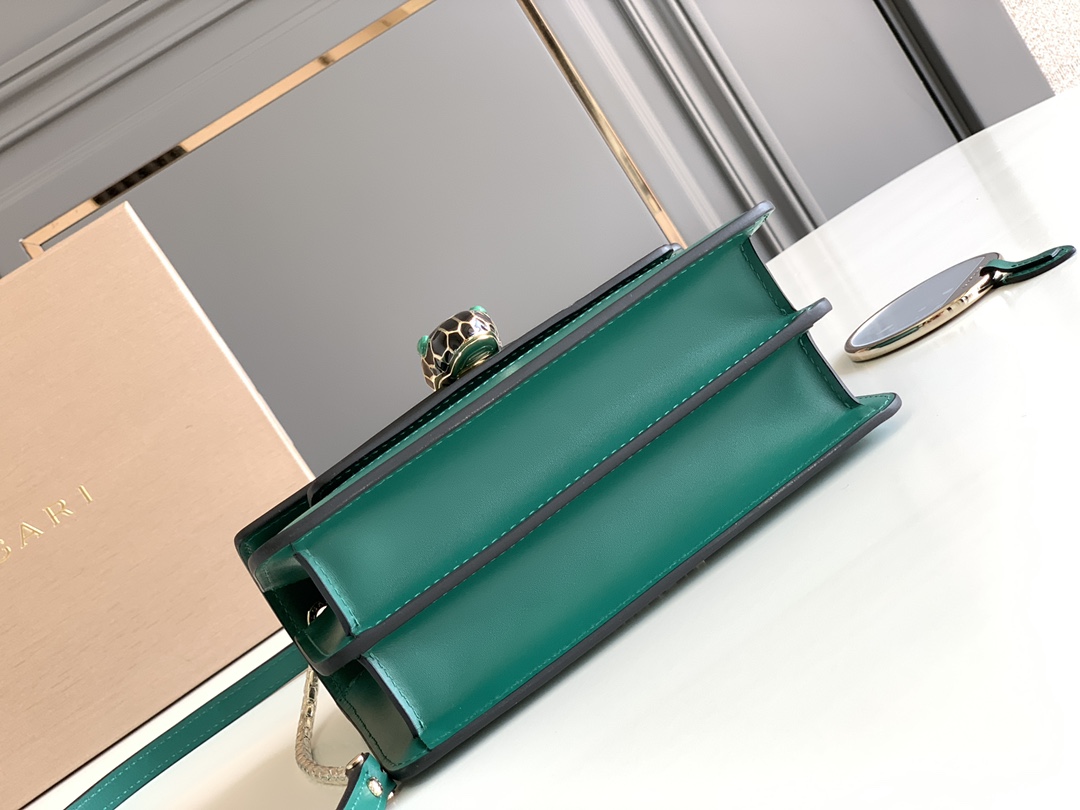 Handbags Bvlgari Serpenti Forever size:25*17*8 cm - vstockx