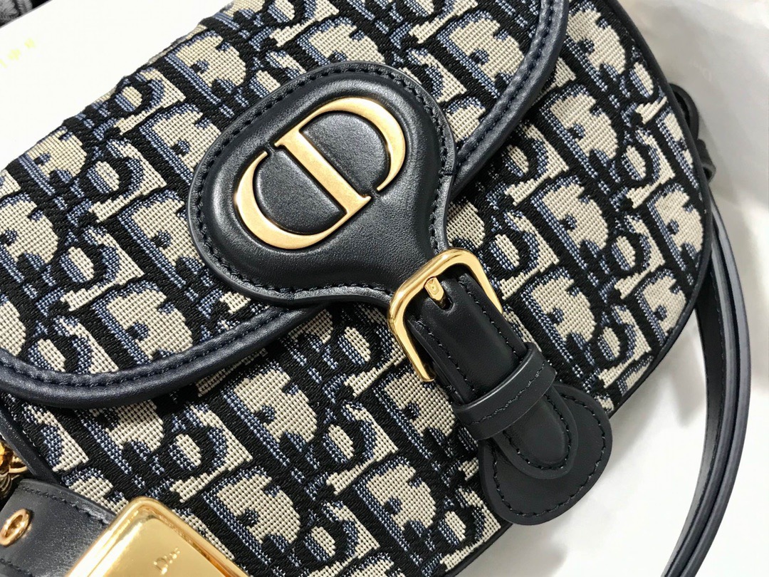 Handbag Dior M9319 size 22*17*6 - vstockx
