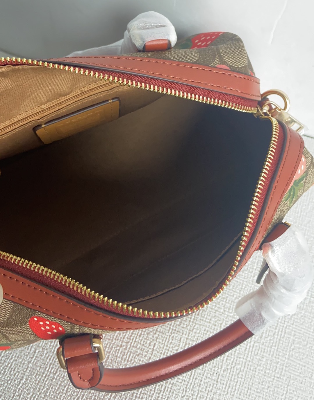 Handbags Coach CH511 size:24*18*10 - vstockx