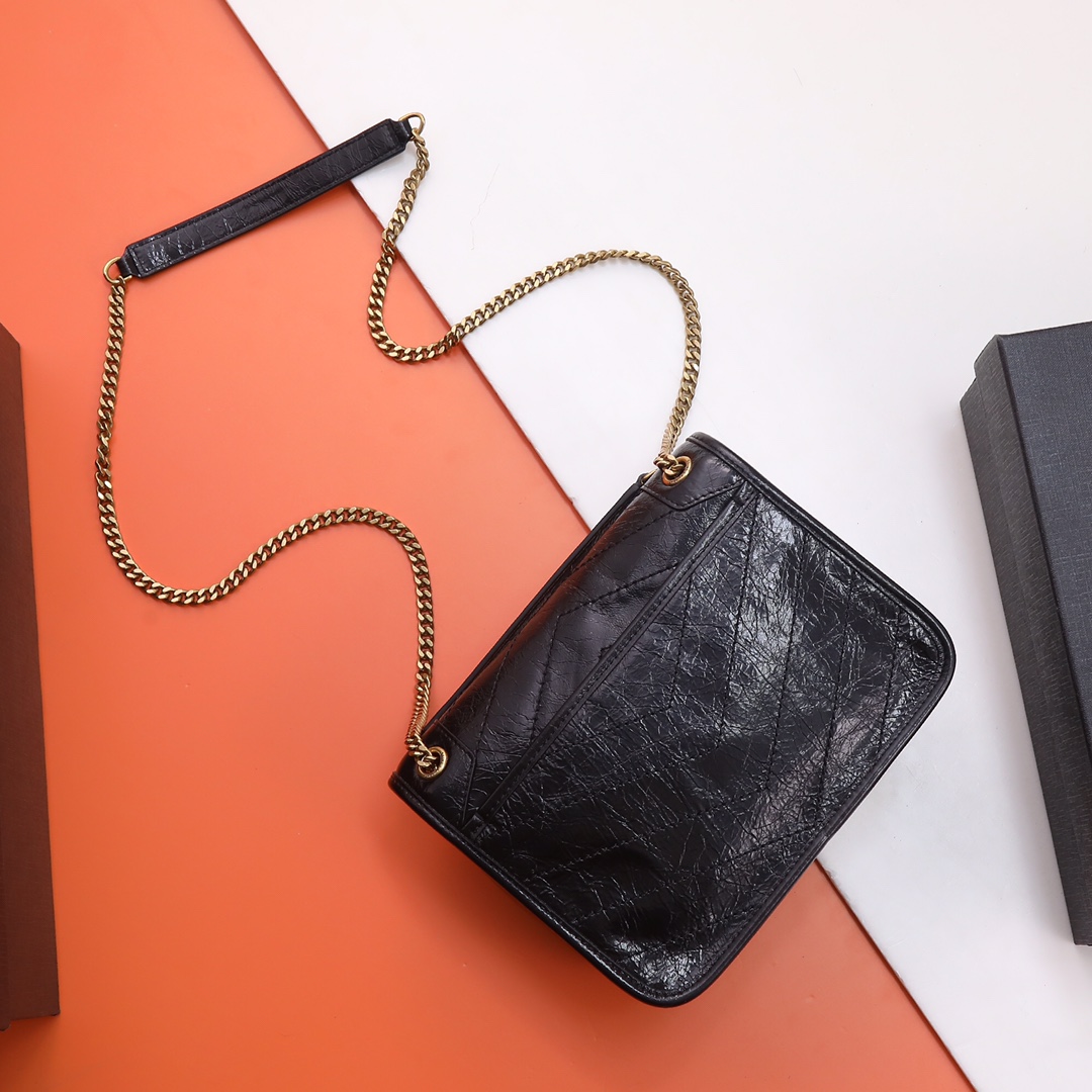 Handbags SAINT LAURENT 533037 size 22x16.5x12 cm - vstockx