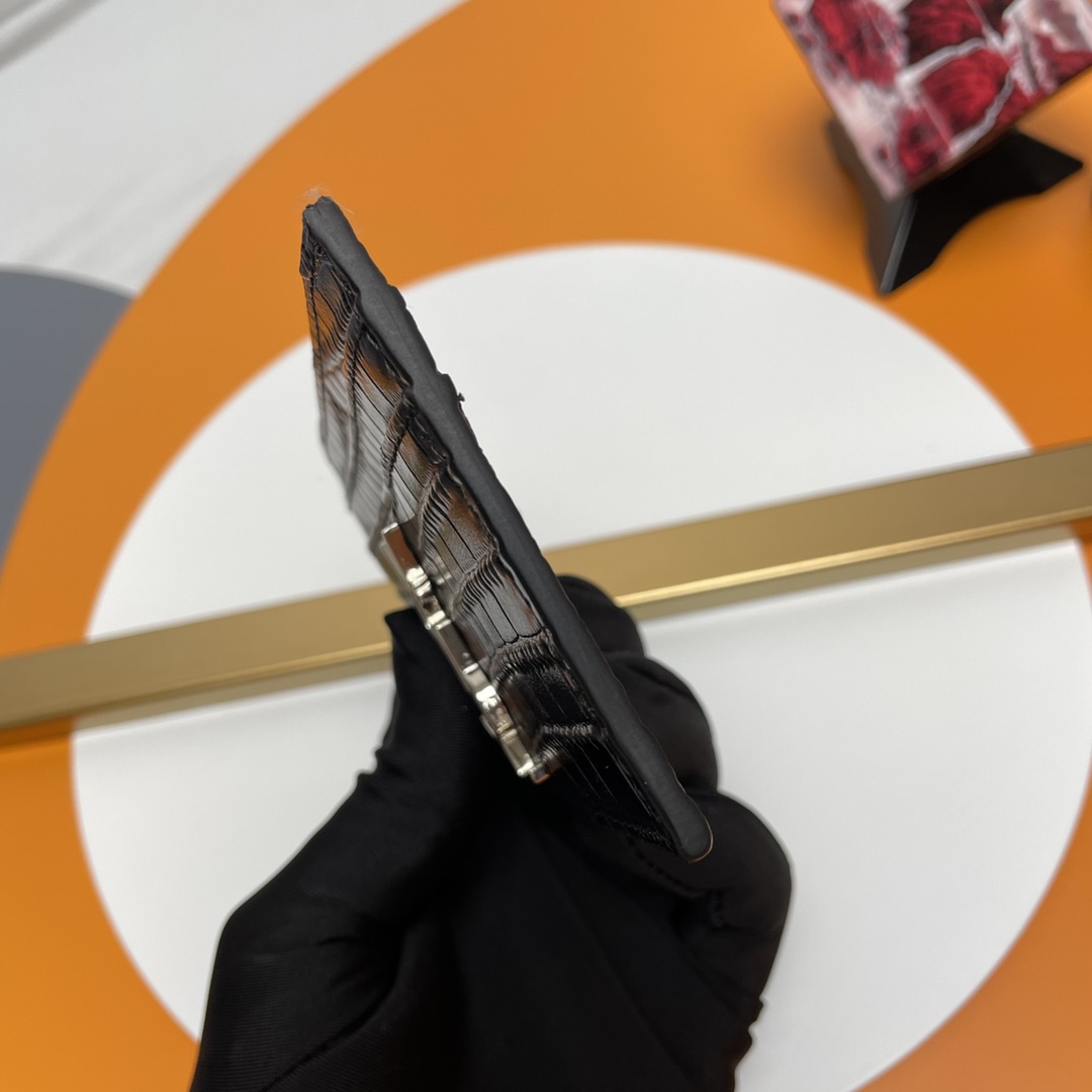 Handbags SAINT LAURENT 423291 size 10x7.5x0.5 cm - vstockx