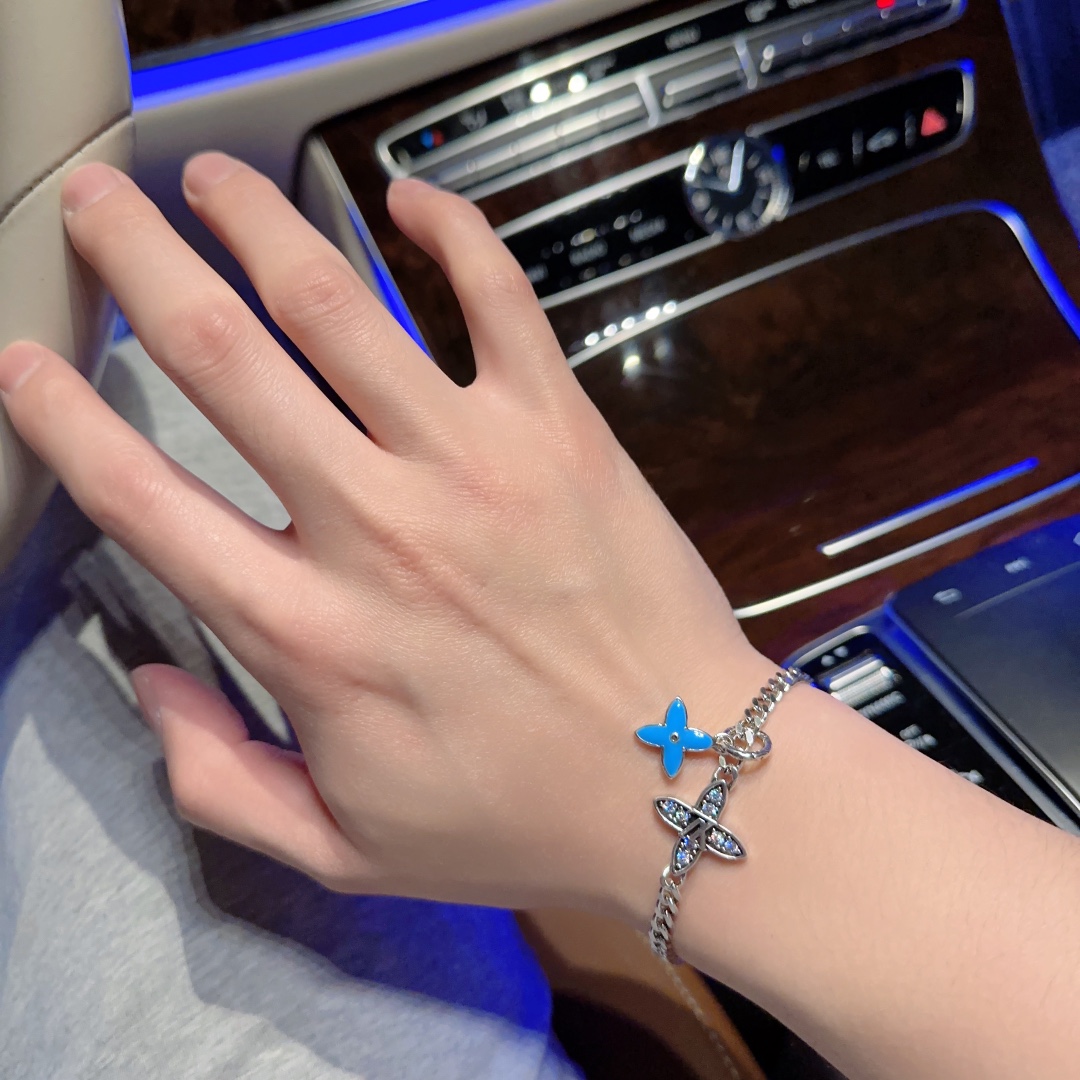 Jewelry Louis Vuitton 382 - vstockx