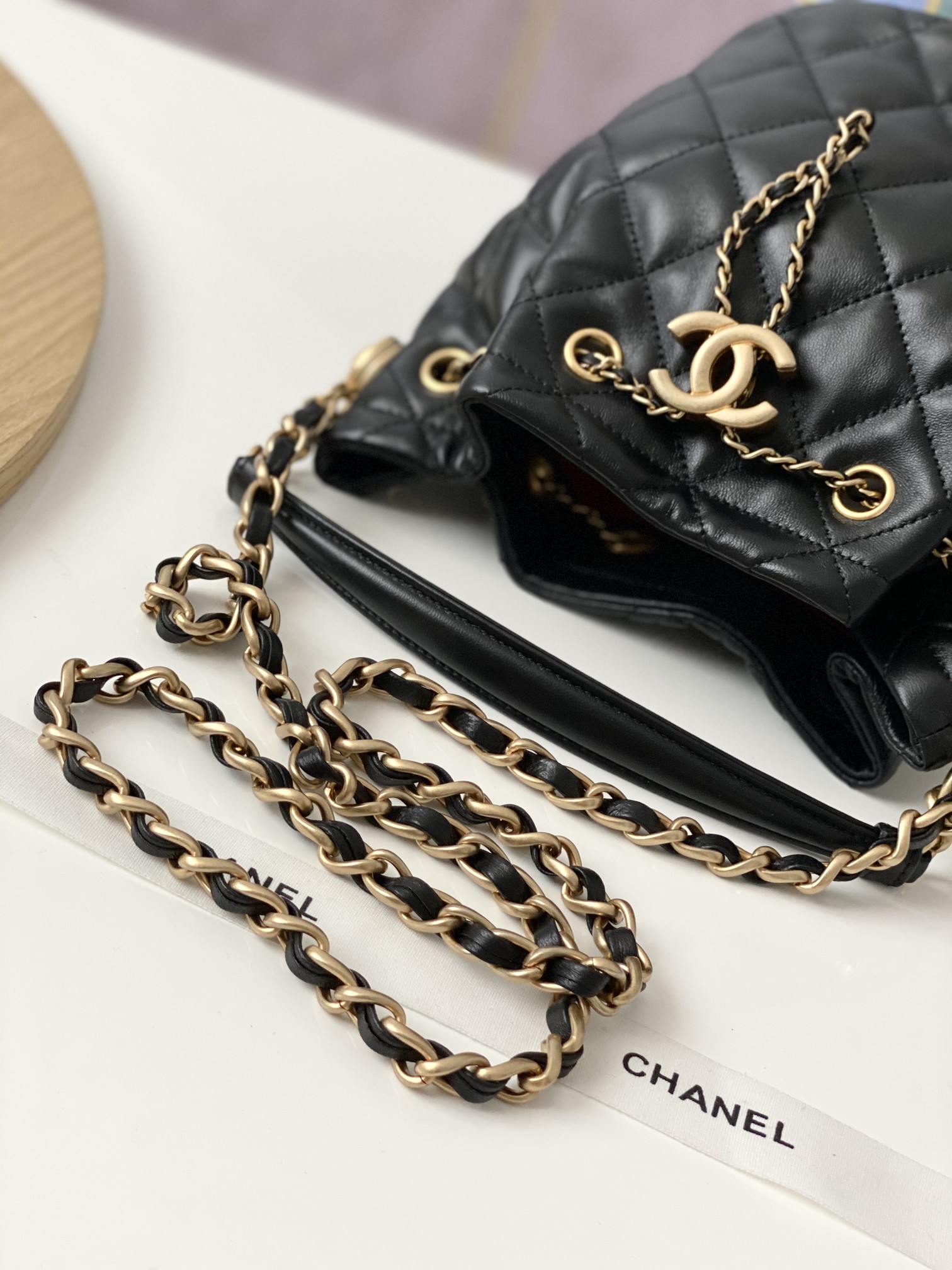 Handbag Chanel 2057 size 20*23*13 cm - vstockx