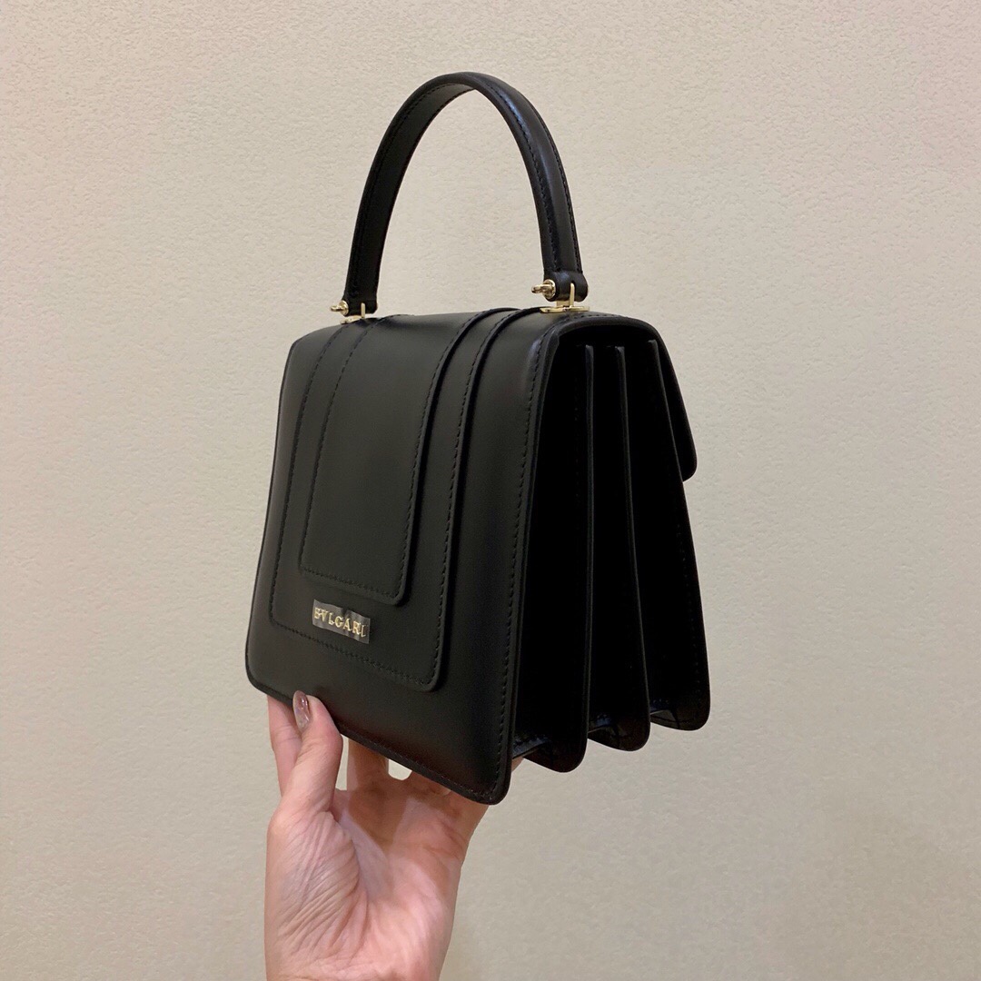 Handbags Bvlgari 38329 size:20 cm - vstockx