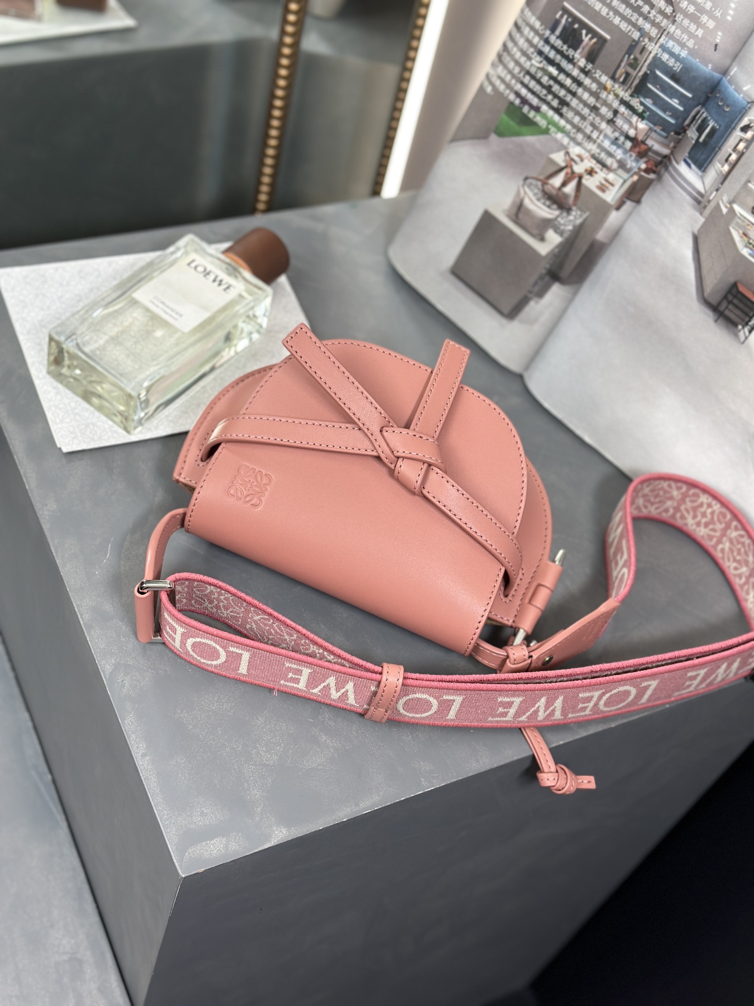 Handbags LOEWE   size:15*12.5*9cm - vstockx