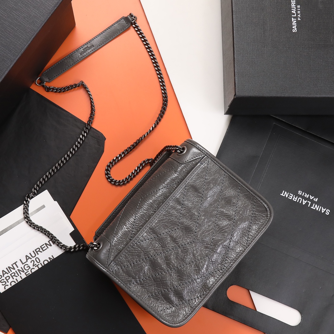 Handbags SAINT LAURENT 533037 size 22x16.5x12 cm - vstockx