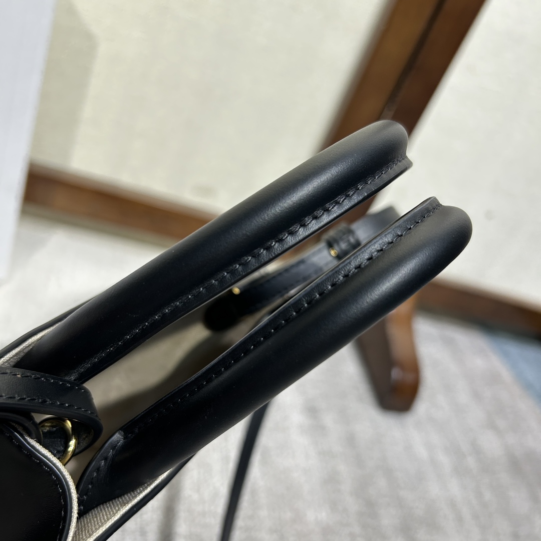 Handbags CELIN Triomphe Mini Cabas 193302 size:17-21-4 cm - vstockx