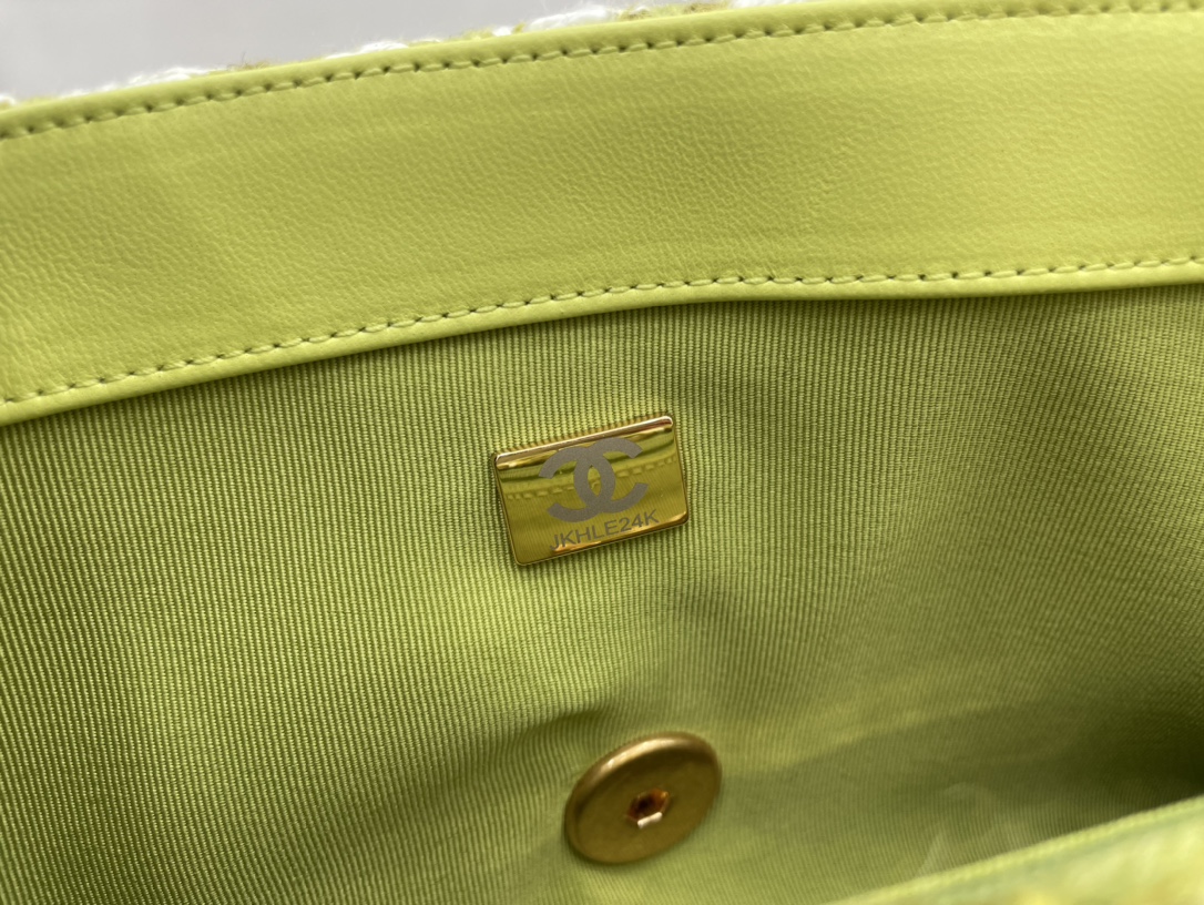 Handbag Chanel AS1161 size 30 cm - vstockx