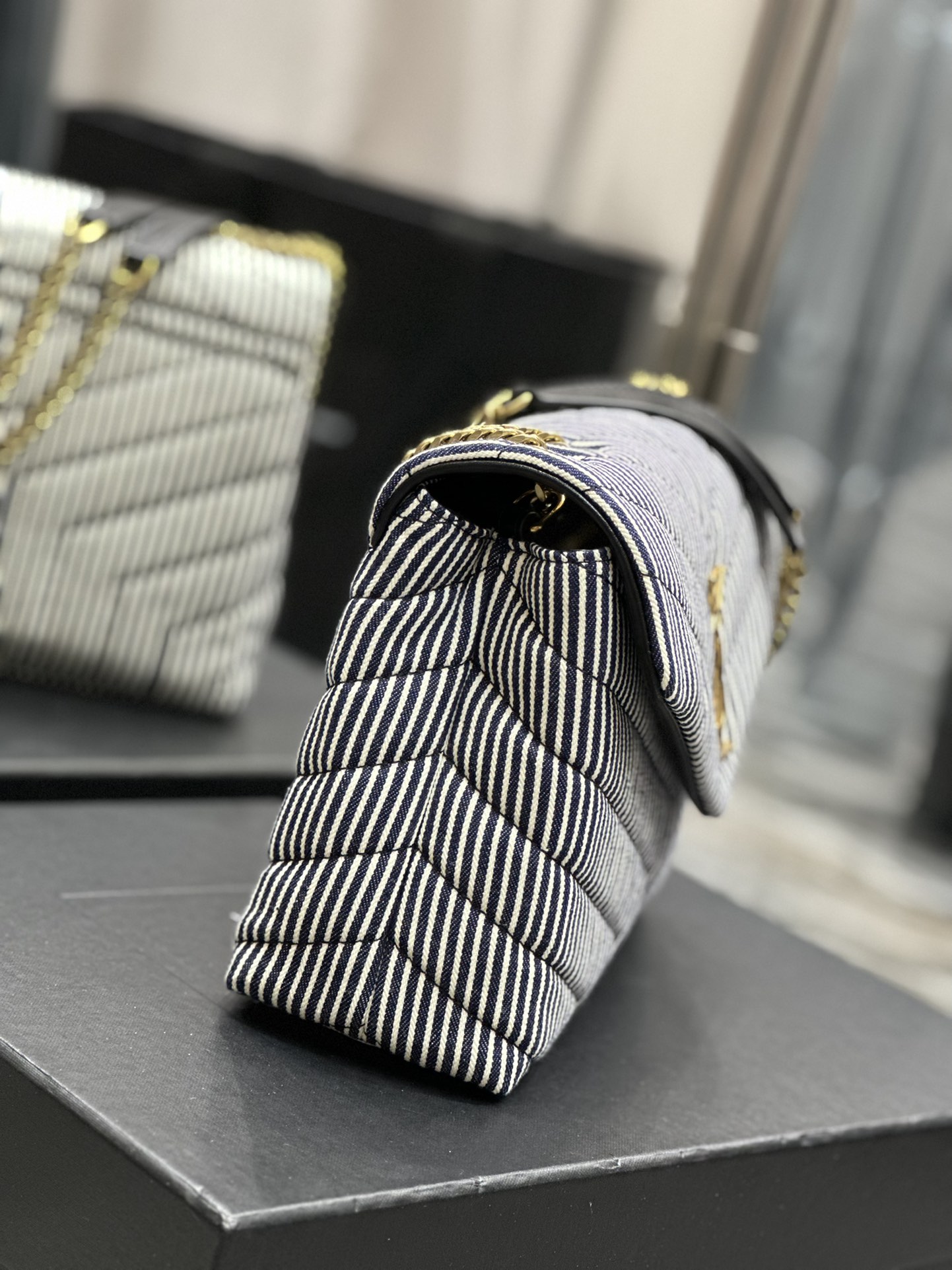 Handbags SAINT LAURENT 494699 size 25  17  9 cm - vstockx