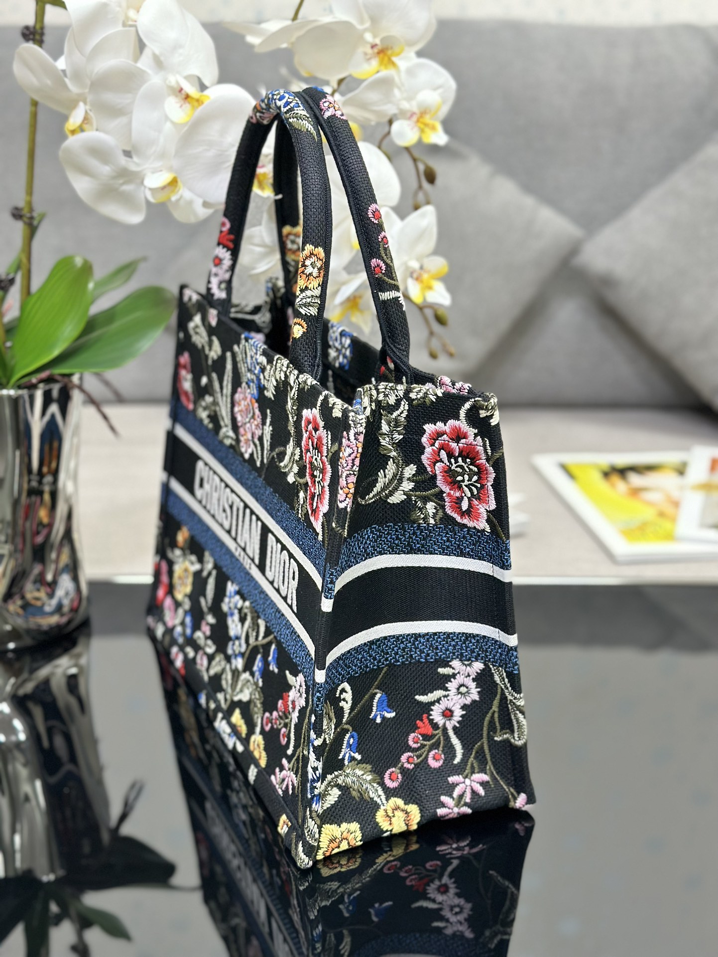 Handbag Dior M1286 size 42 x 35 x 18.5 cm - vstockx