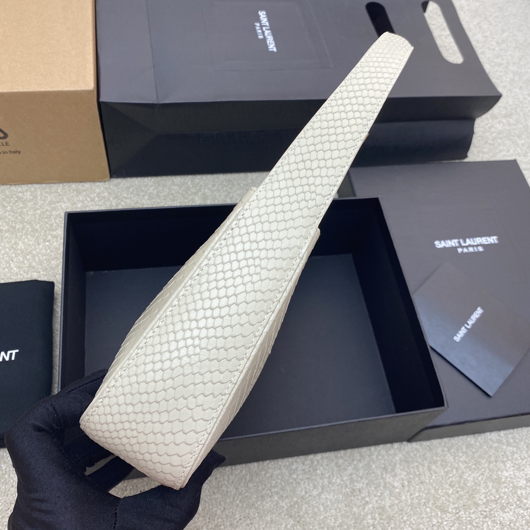 Handbags SAINT LAURENT 657228 size 24.5x16x6 cm - vstockx