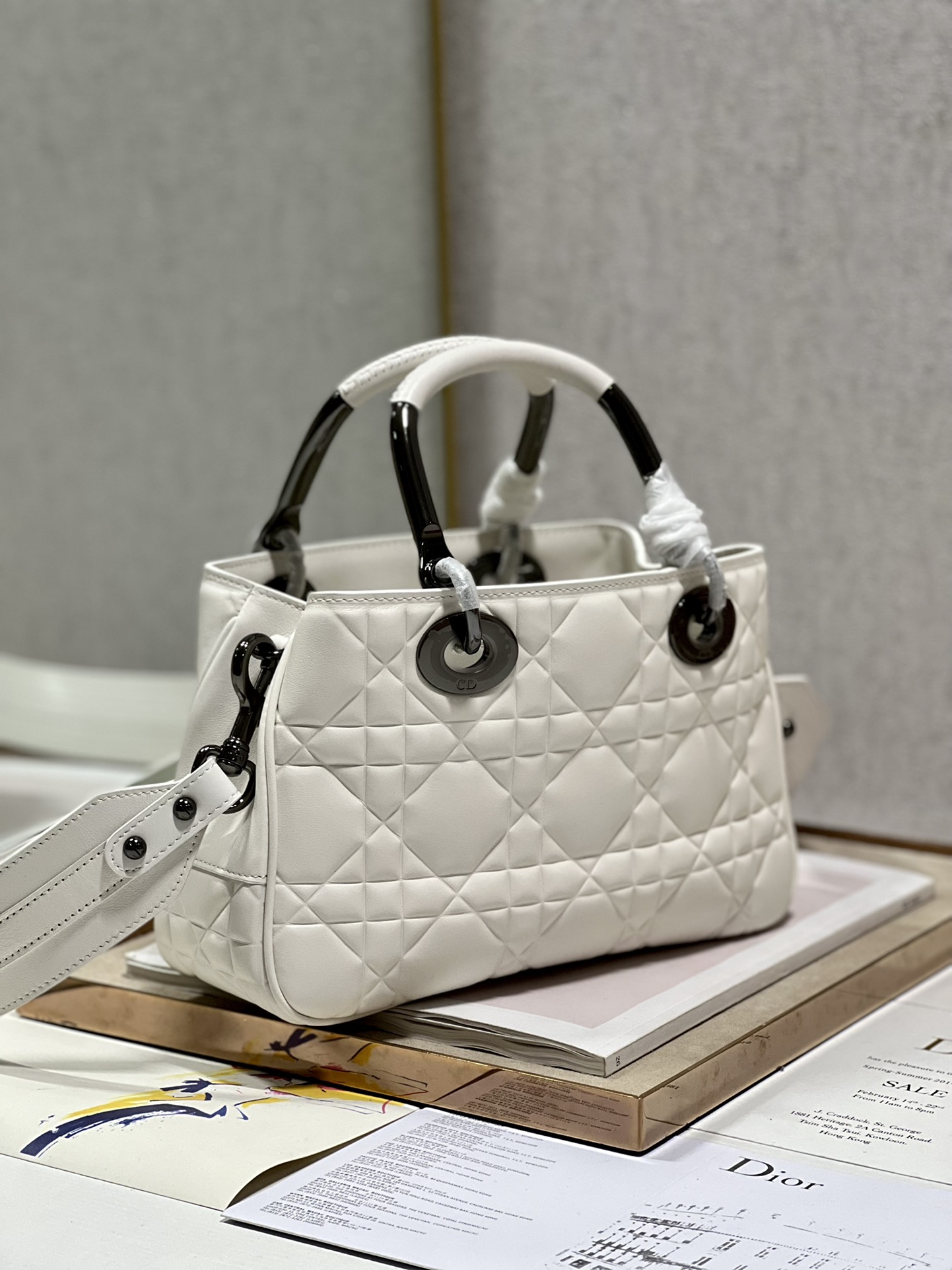 Handbag Dior 1202 size 28  28  9.5 cm - vstockx