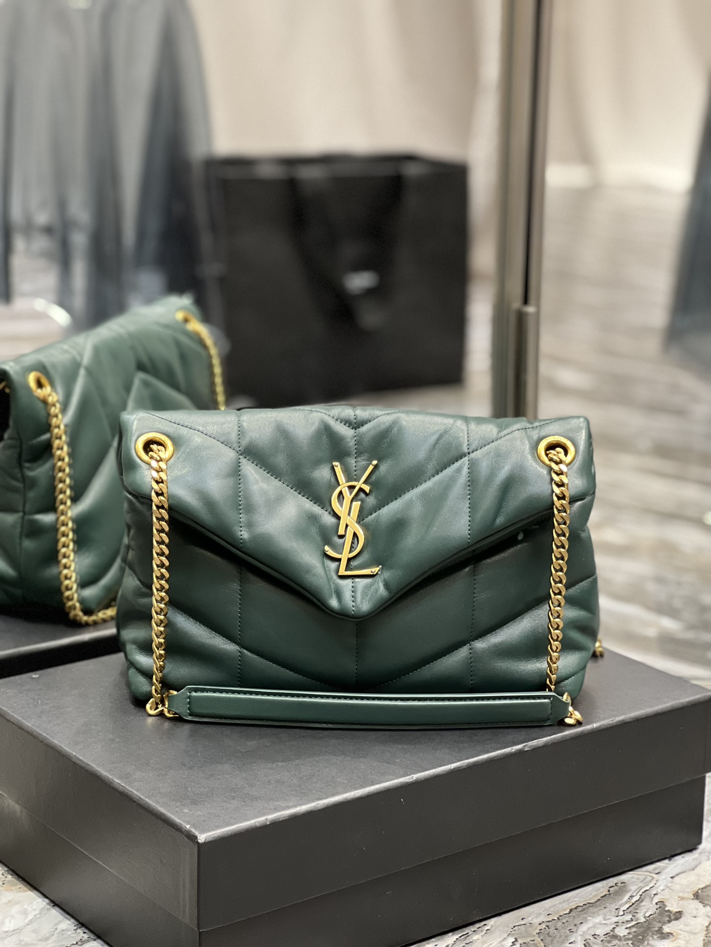 Handbags SAINT LAURENT 577476 size 29x17x11 cm - vstockx