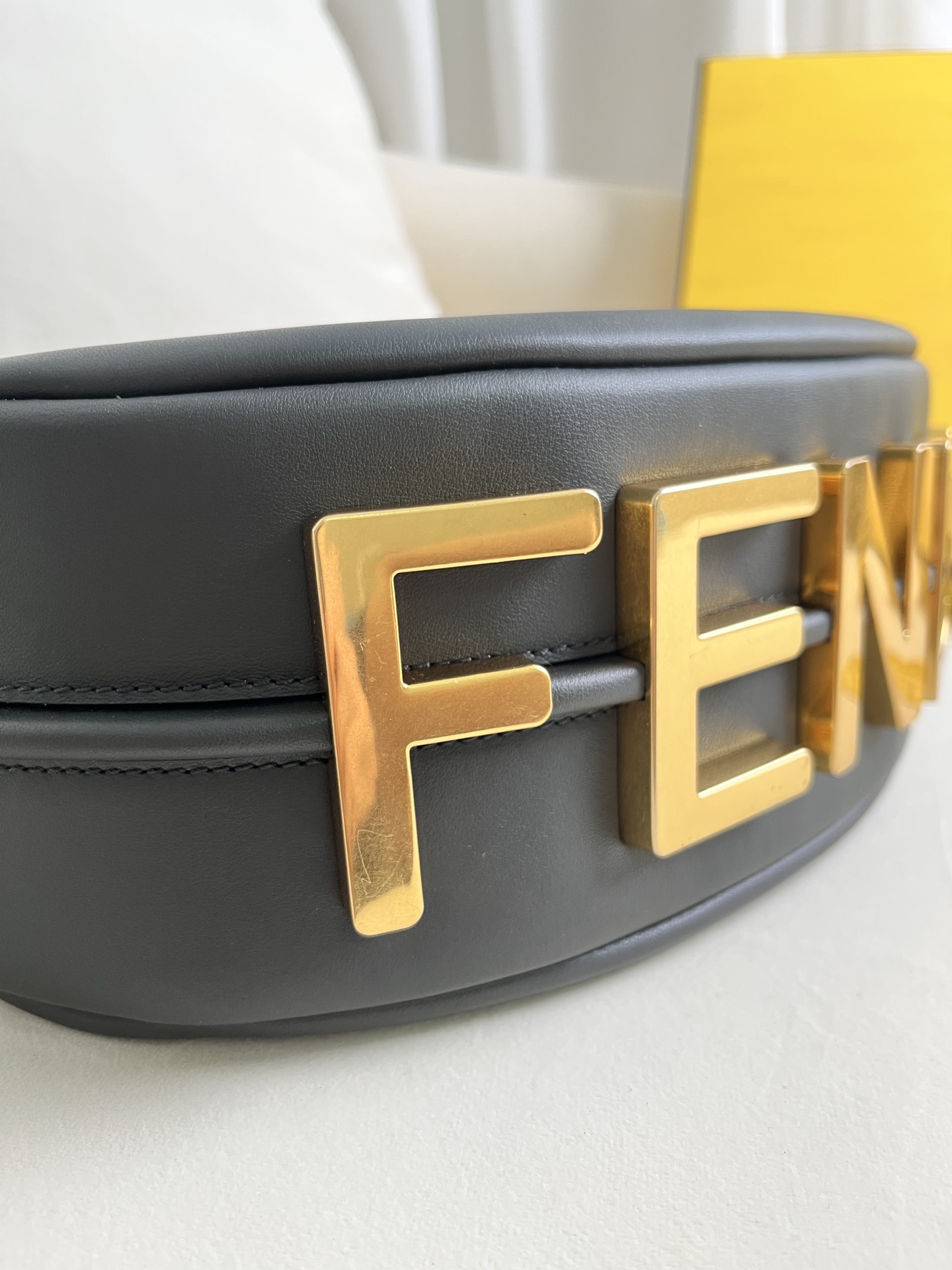 handbags FENDI 1praphy size ?9*24.5*10cm - vstockx