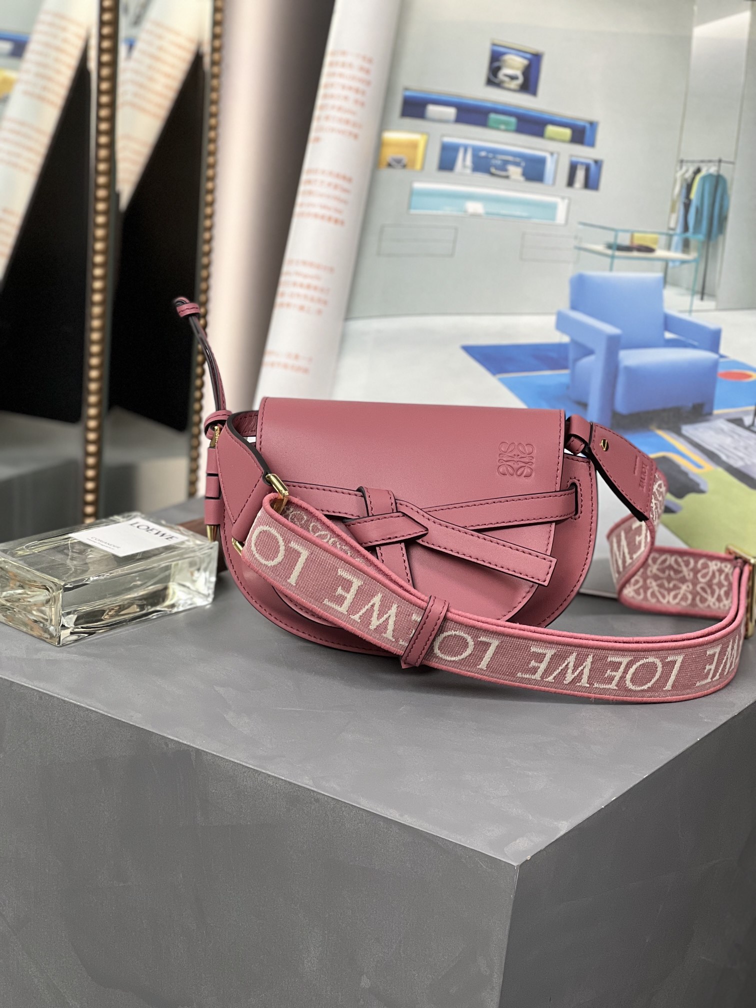 Handbags LOEWE   size:15*12.5*9cm - vstockx