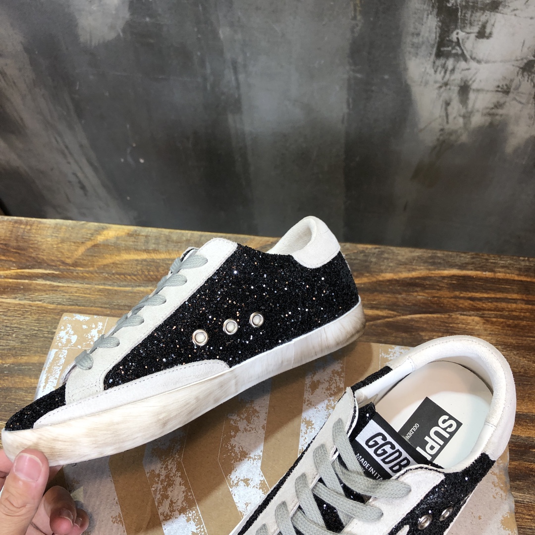Golden Goose Superstar distressed-finish sneakers 8 - vstockx