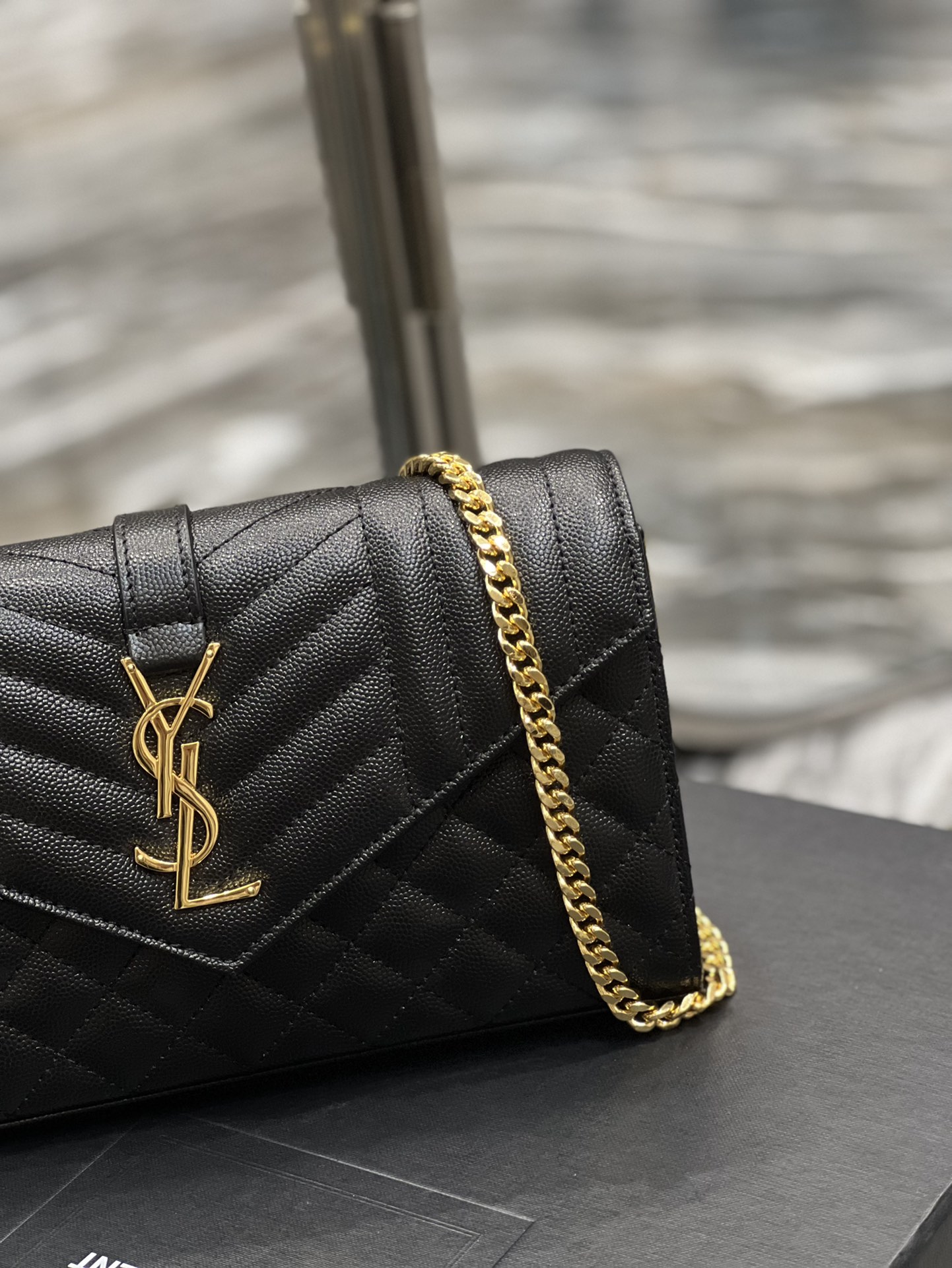 Handbags SAINT LAURENT 620280 size 22.5x14x4 cm - vstockx
