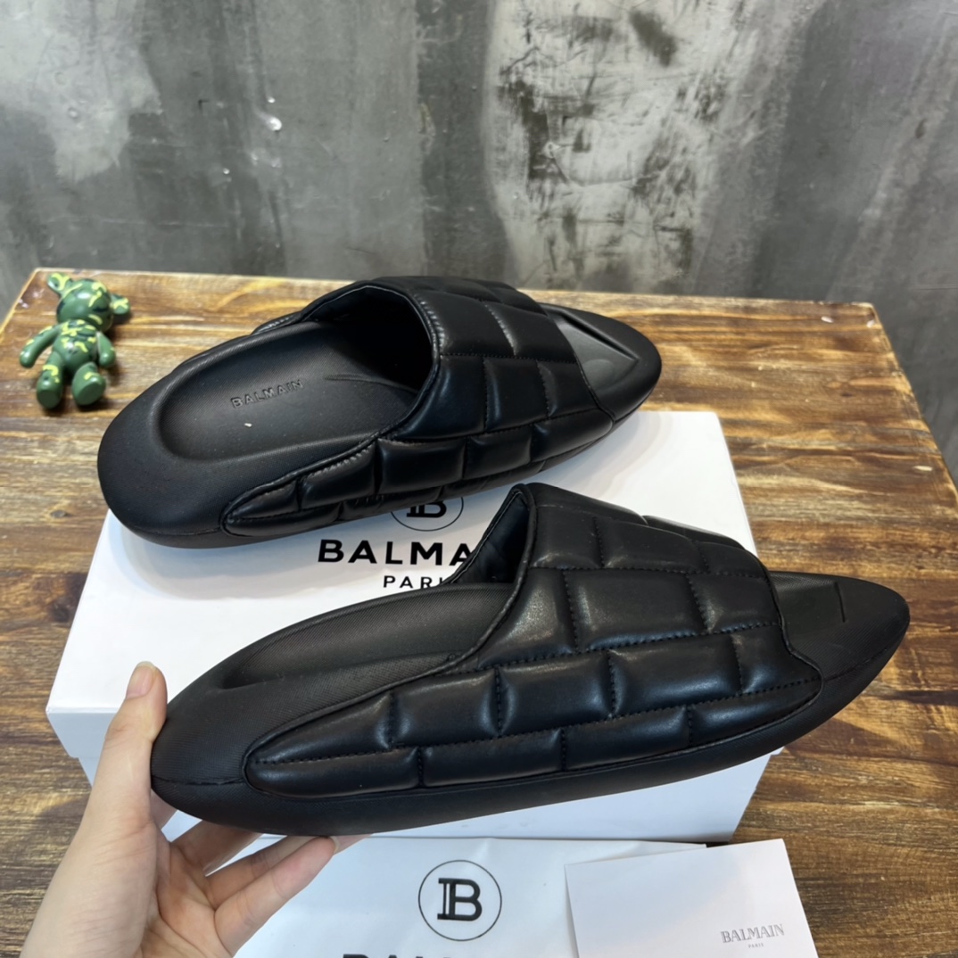 Balmain Quilted leather B-IT mules 4 - vstockx
