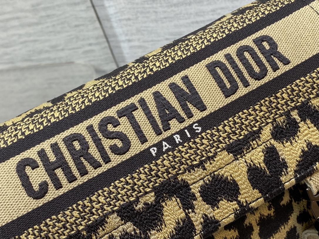 Handbag Dior size 23*15*8 cm - vstockx